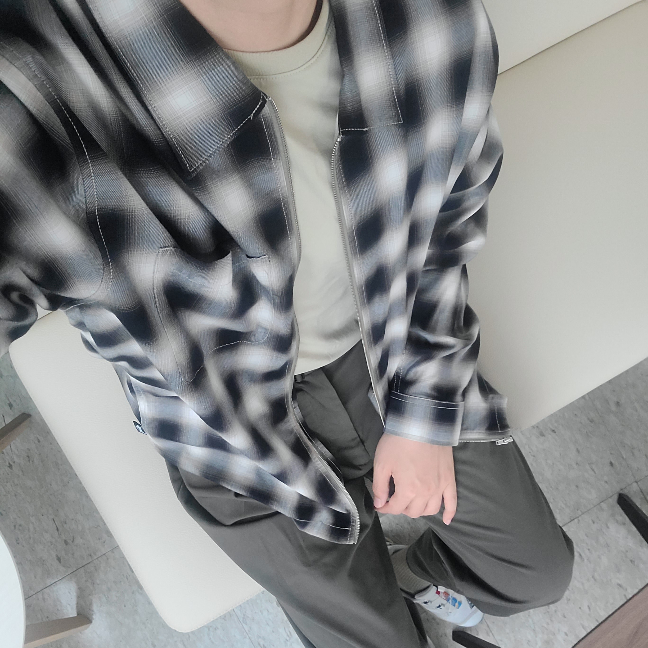 Salomon XT-4 White Lunar Rock, Stussy Shadow Plaid Zip LS Shirt Navy 착용 스타일 - 1