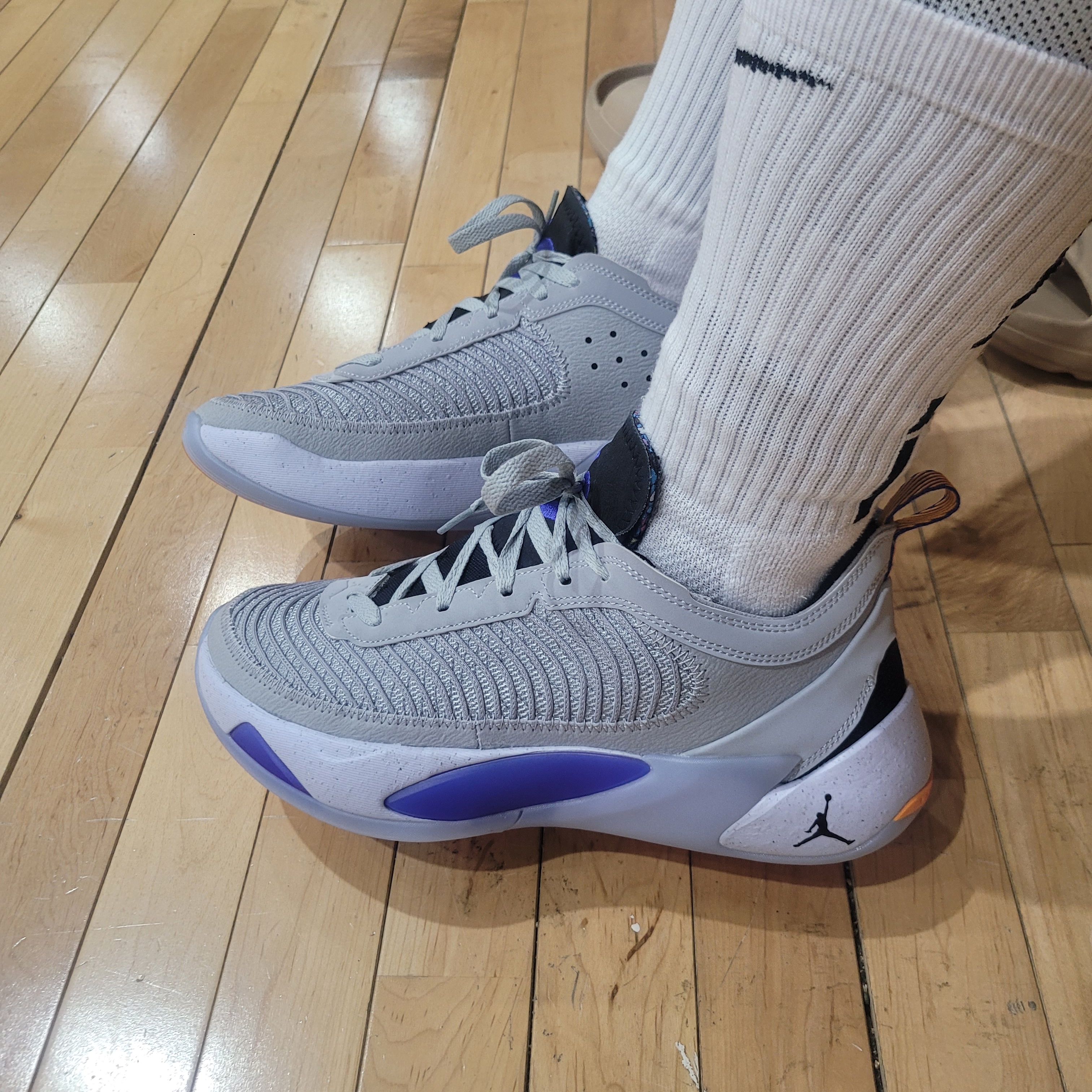 Jordan Luka 1 Next Nature PF Wolf Grey Kumquat 착용 스타일 - 1