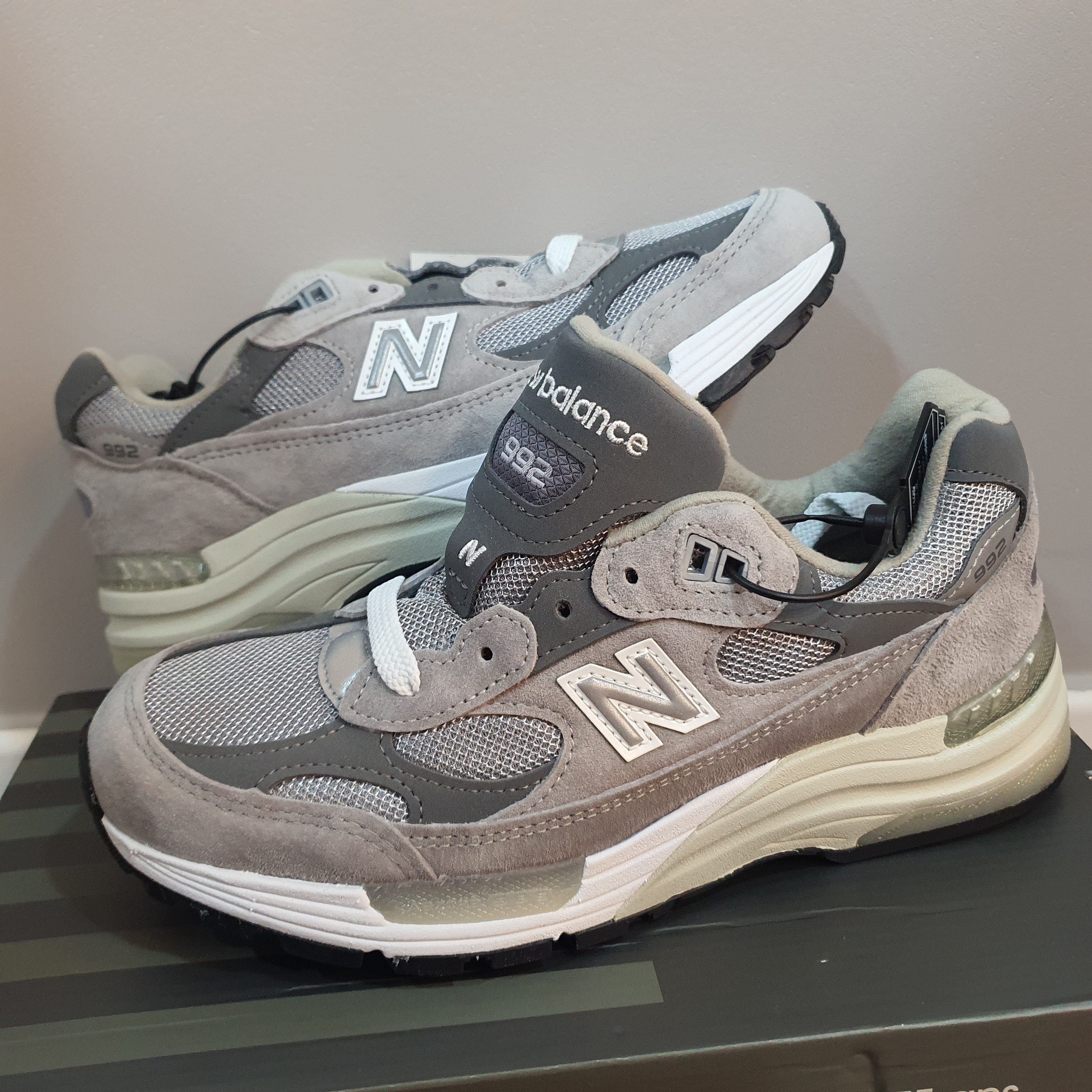 New Balance 992 Made in USA Grey - D Standard 착용 스타일
