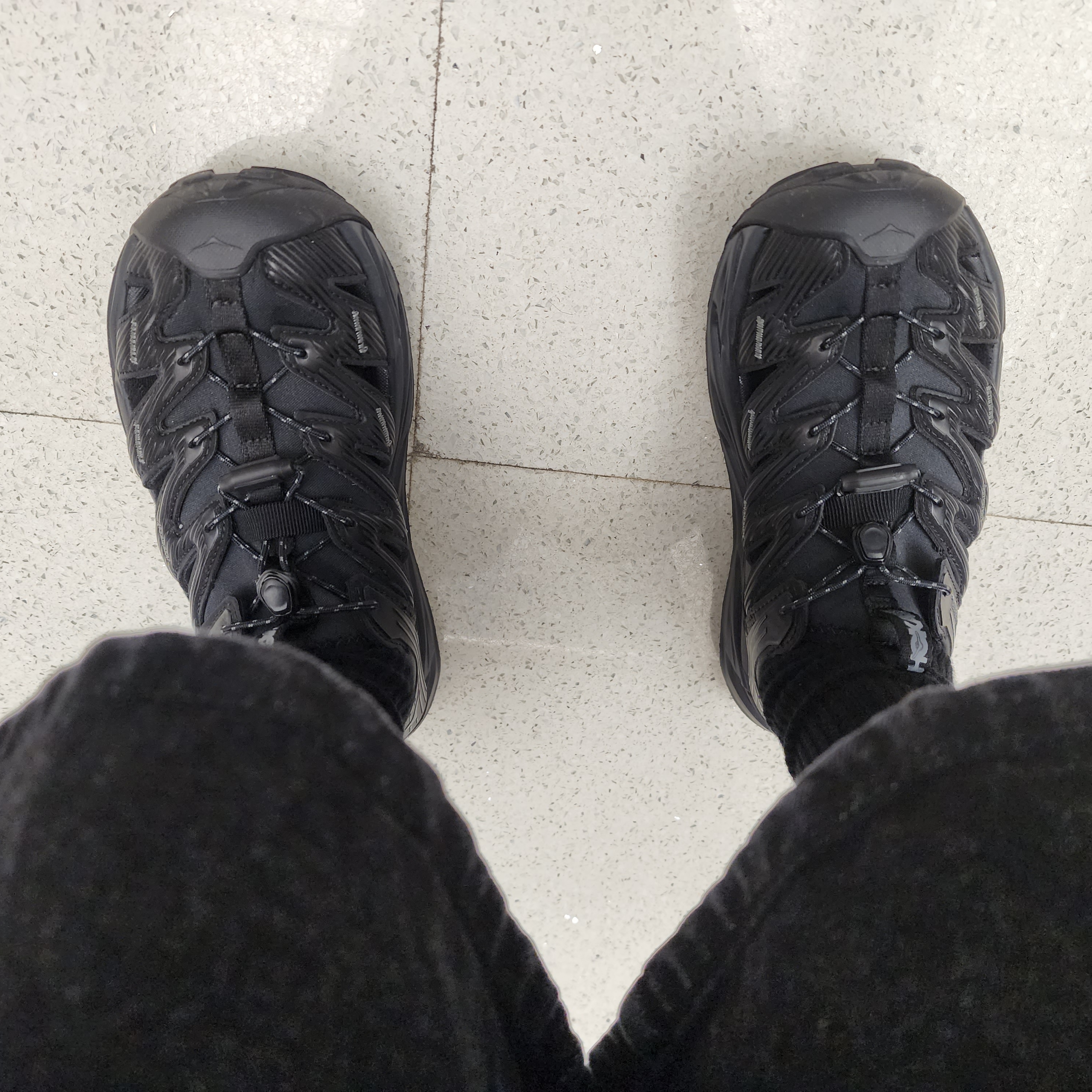 (W) Hoka Hopara Black, Hoka Hopara Black 착용 스타일 - 1