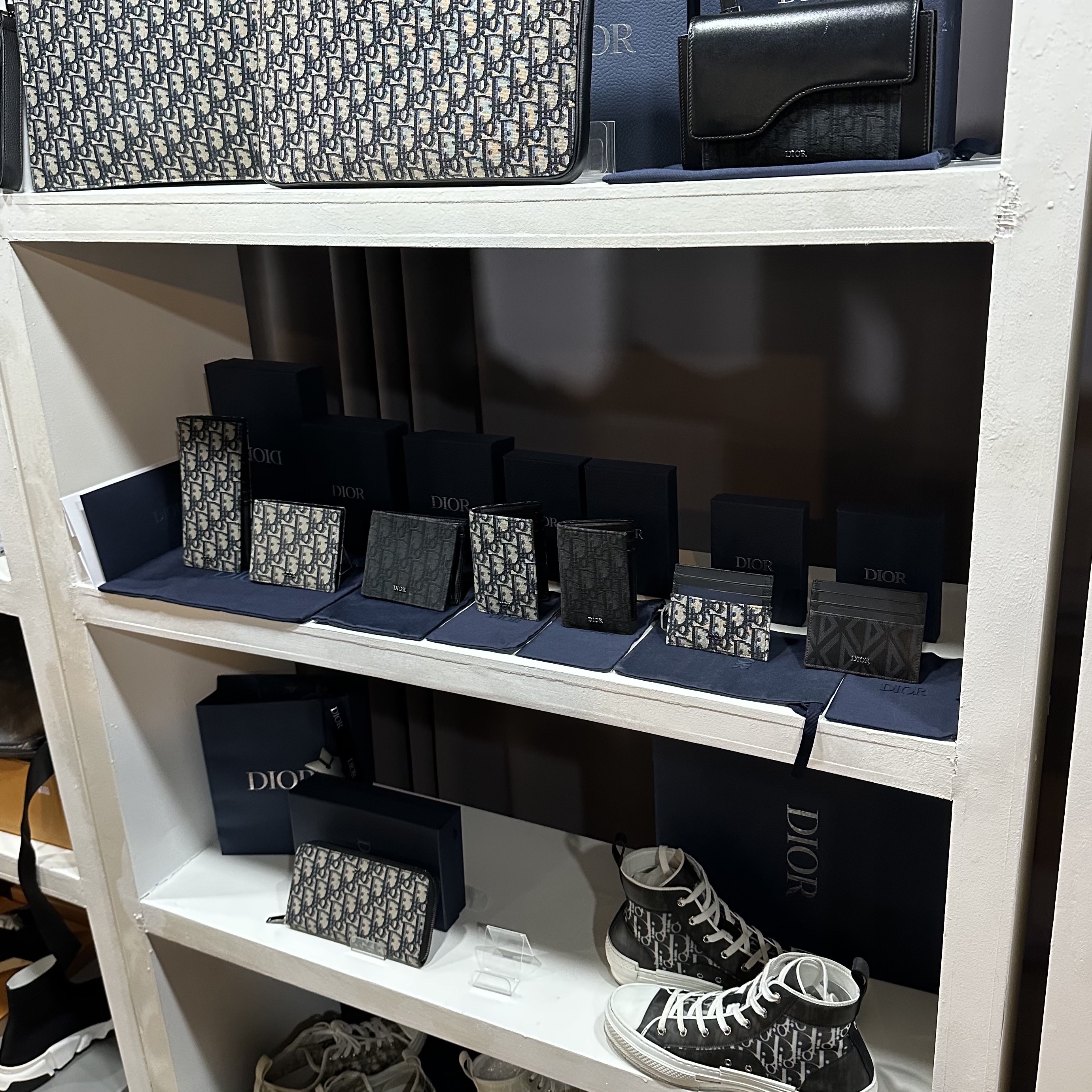 Dior Card Holder Beige & Black Dior Oblique Jacquard, Dior CD Diamond Canvas Card Holder Black 착용 스타일