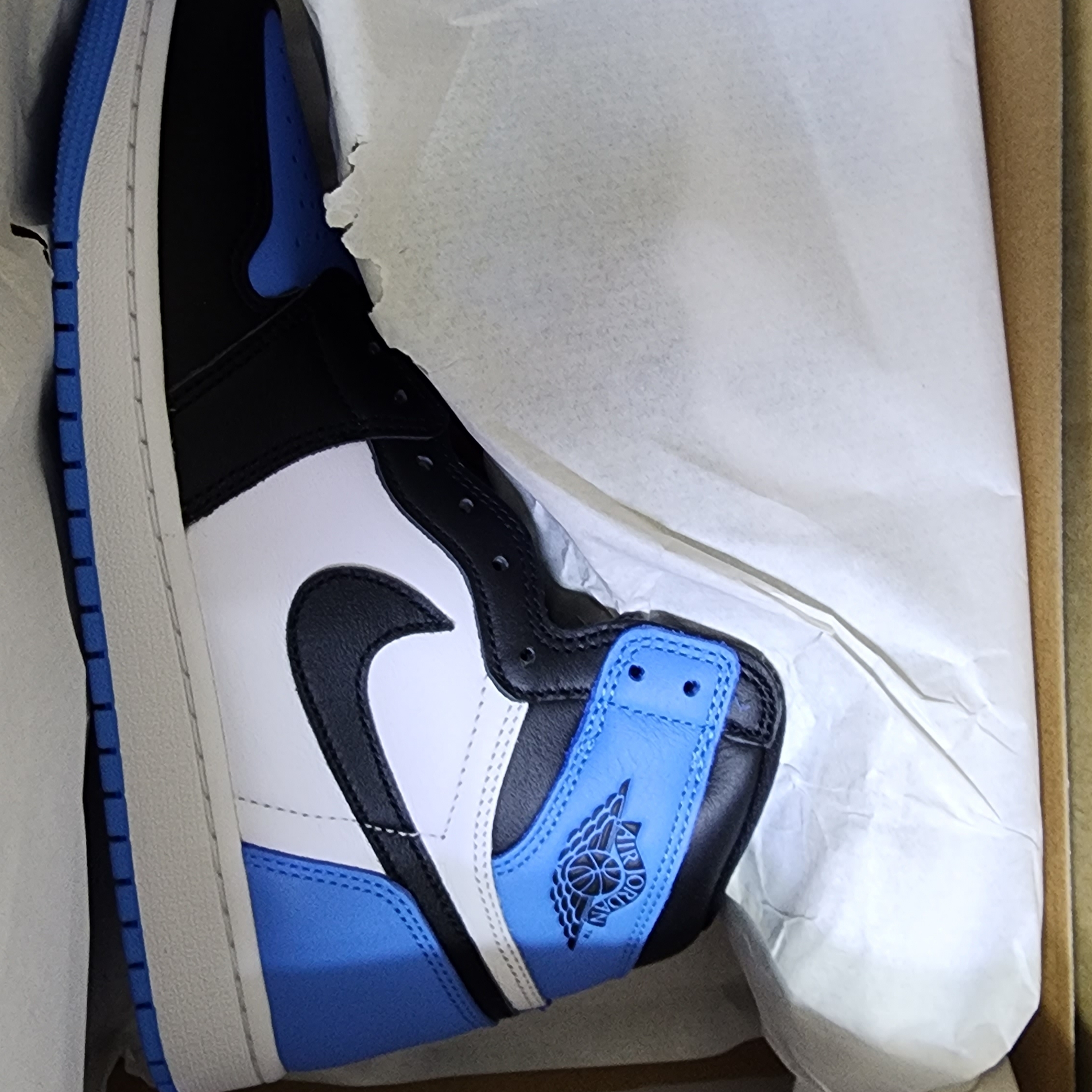 Jordan 1 Retro High OG University Blue 착용 스타일 - 2