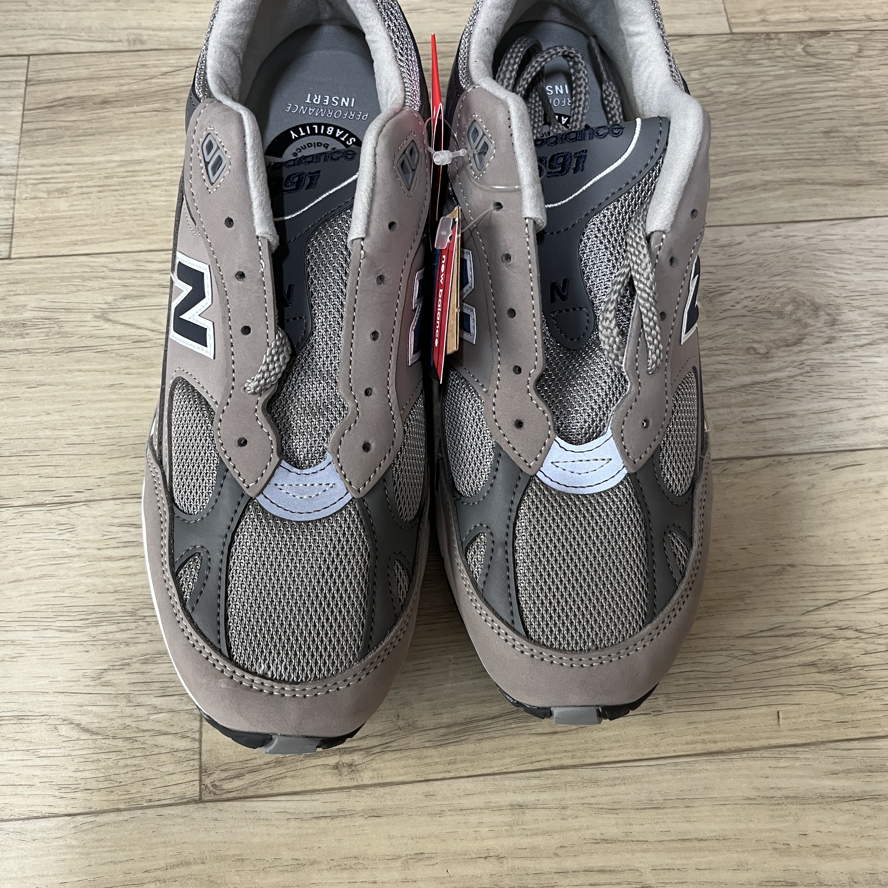 New Balance 991 Made in UK 20th Anniversary Grey 착용 스타일