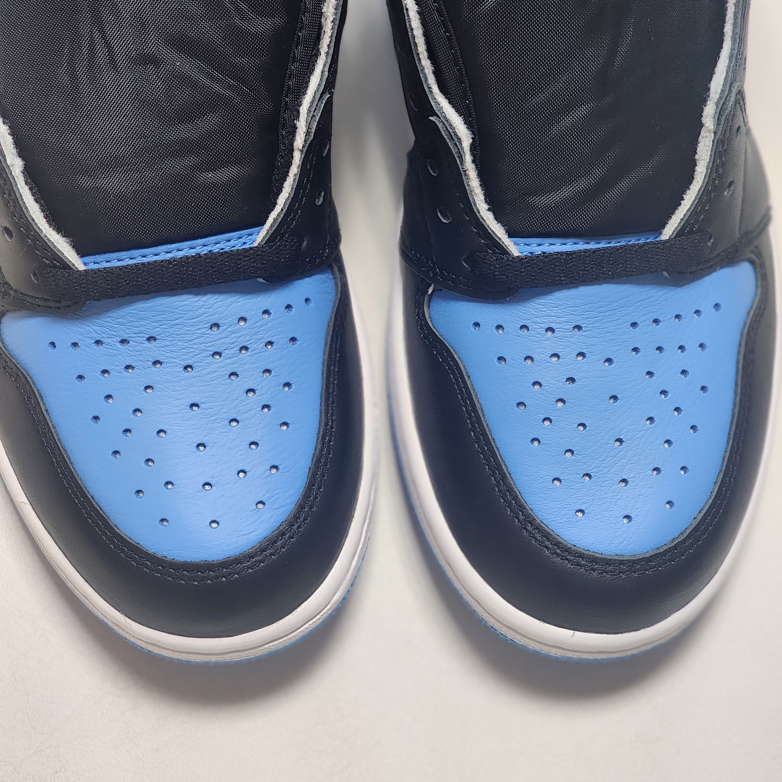 Jordan 1 Retro High OG University Blue 착용 스타일 - 2