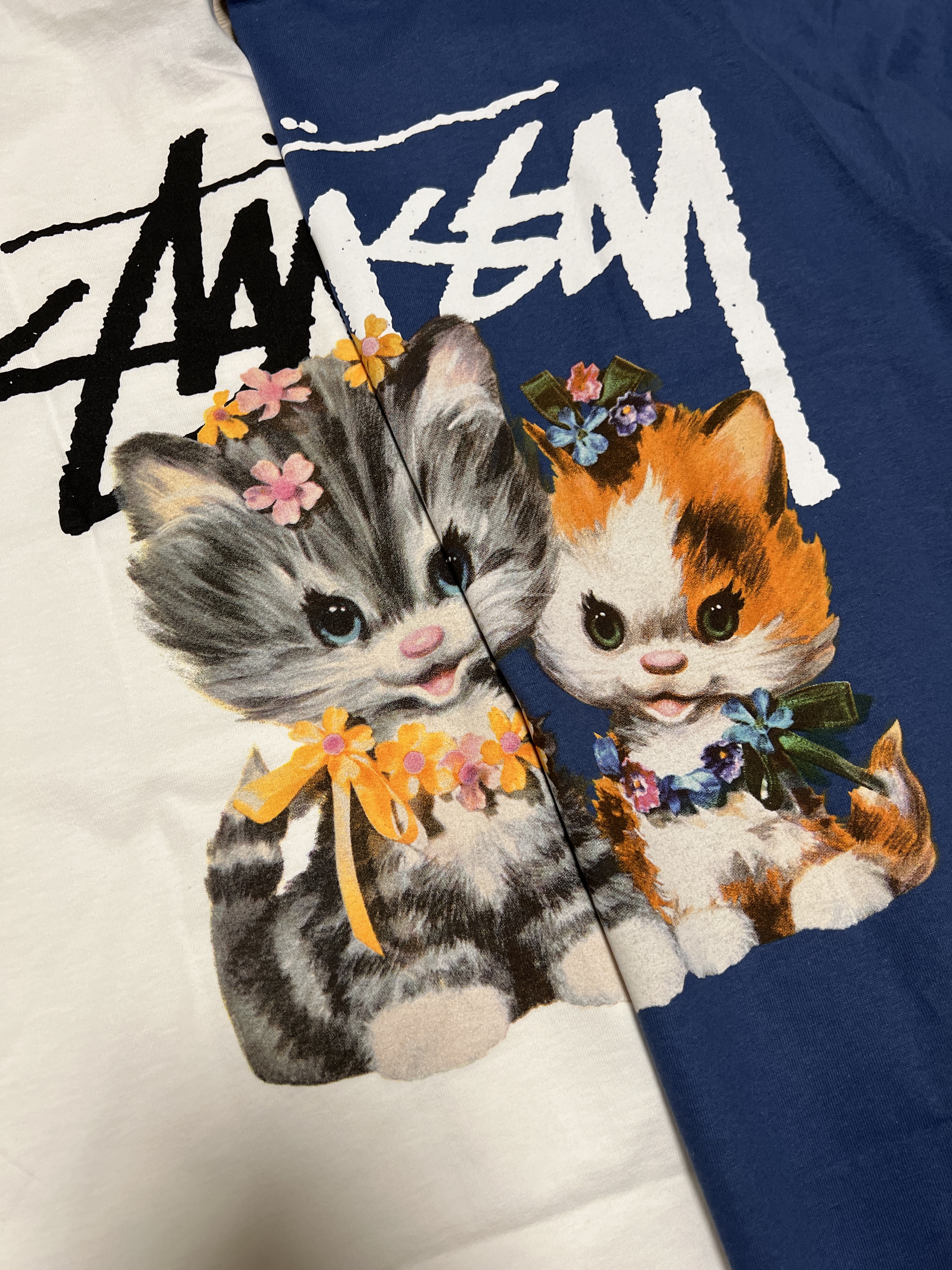 Stussy Kittens T-Shirt Midnight, Stussy Kittens T-Shirt White 착용 스타일