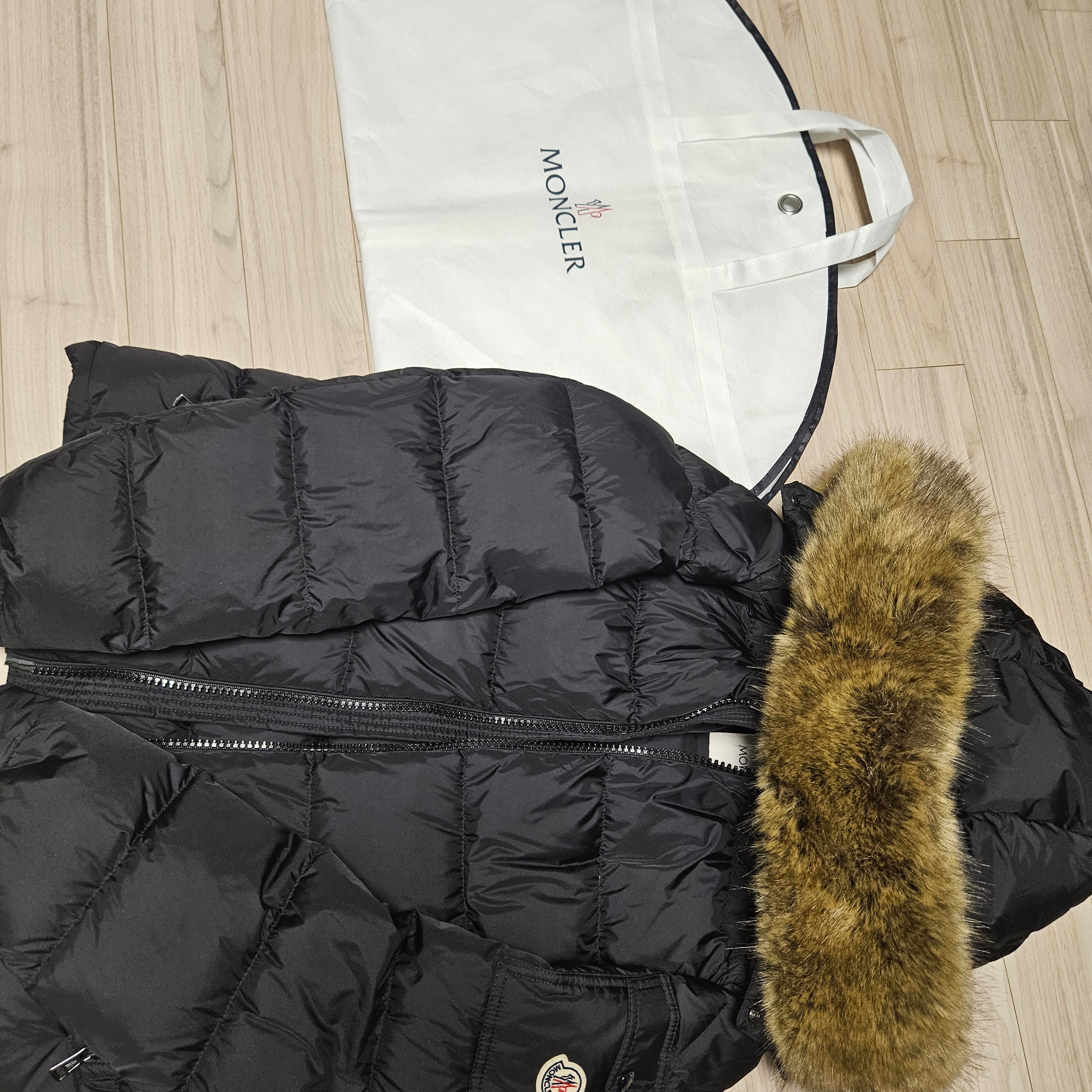 Moncler Mayaf Short Down Jacket Black - 22FW 착용 스타일 - 5