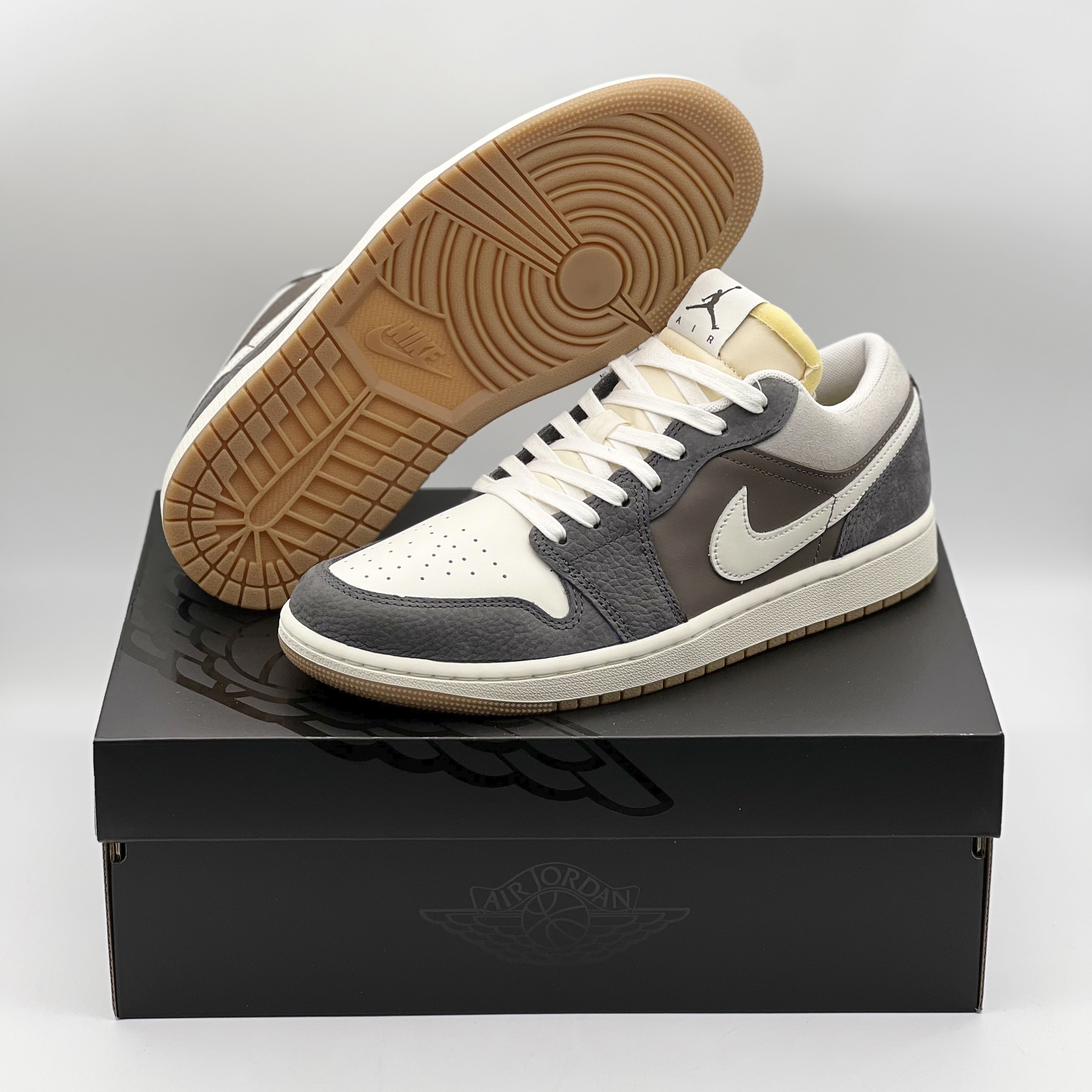 Jordan 1 Low Kkachi 착용 스타일 - 1