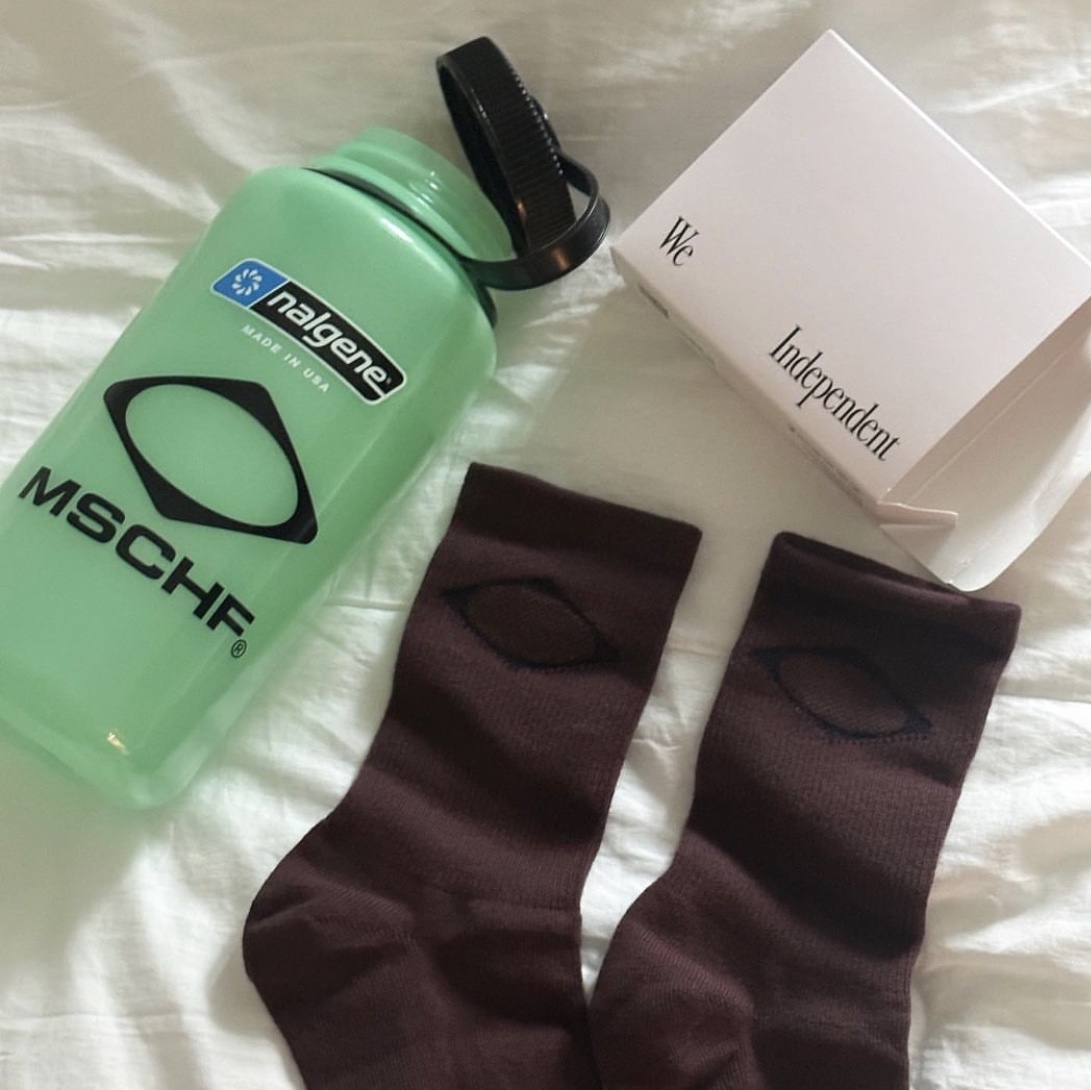 Mischief Rhombus Sustain 1L Bottle Green Black 착용 스타일