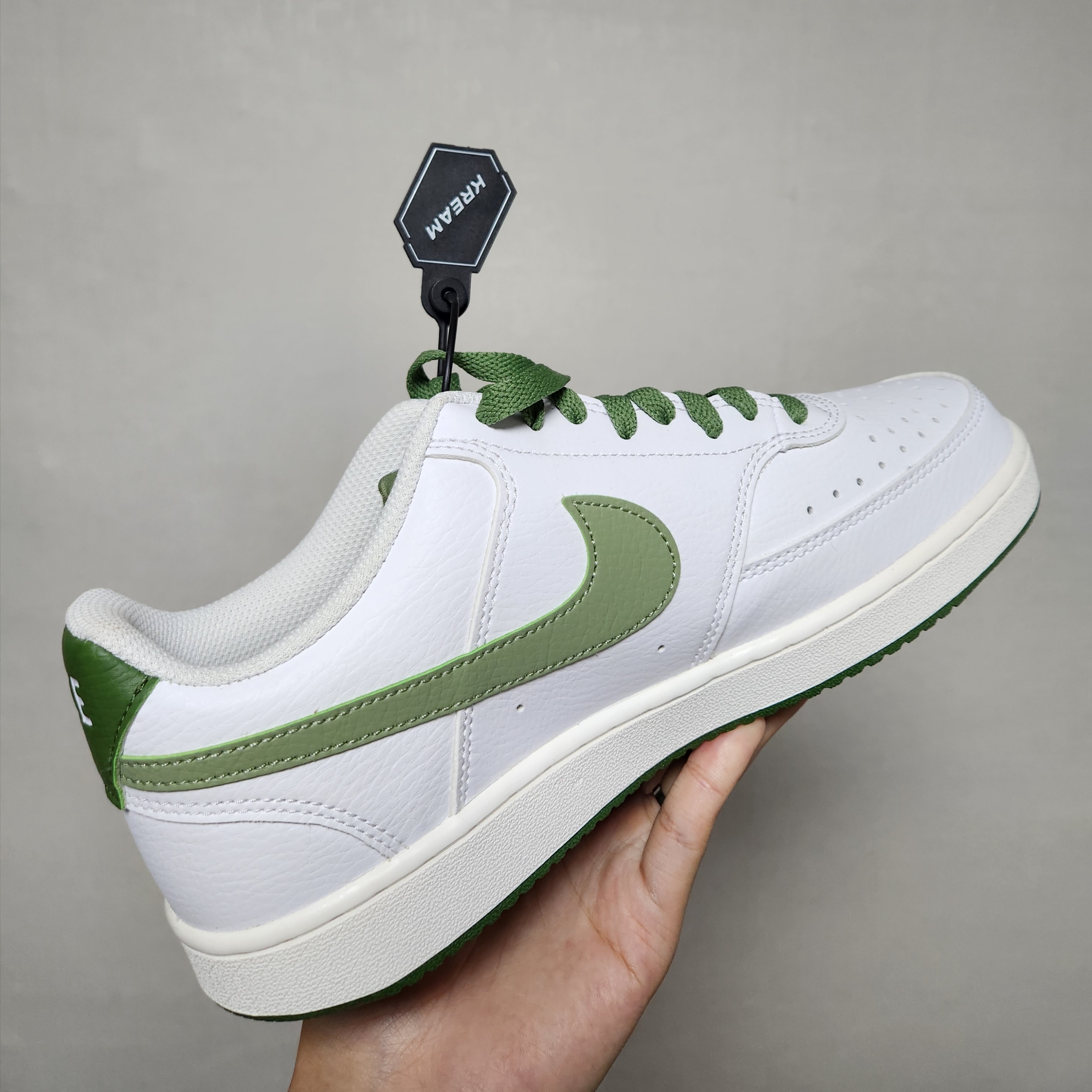 Nike Court Vision Low White Treeline 착용 스타일