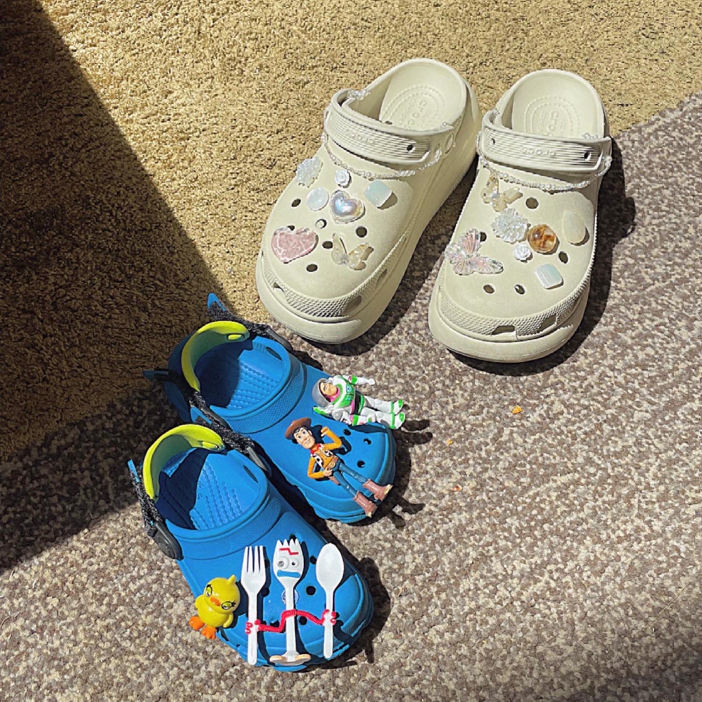 Crocs Classic Crush Clog Bone 착용 스타일