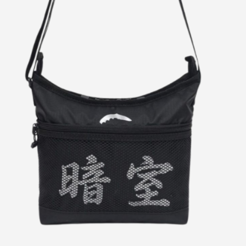 Darkr8m Studio x Hardhitters Reflective Corner Bag Black 착용 스타일