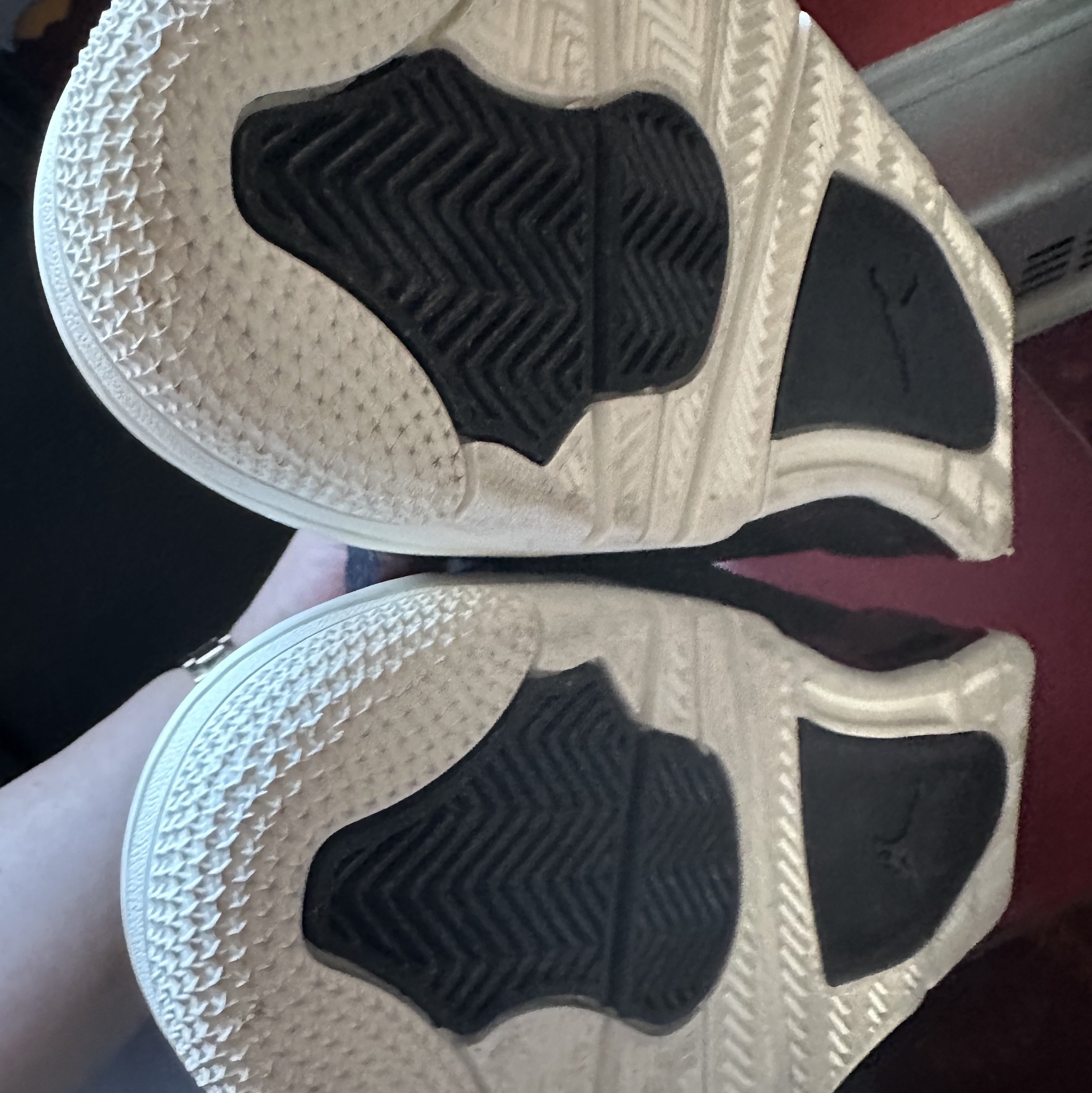 Jordan 4 Retro Pony Hair Black 착용 스타일 - 1