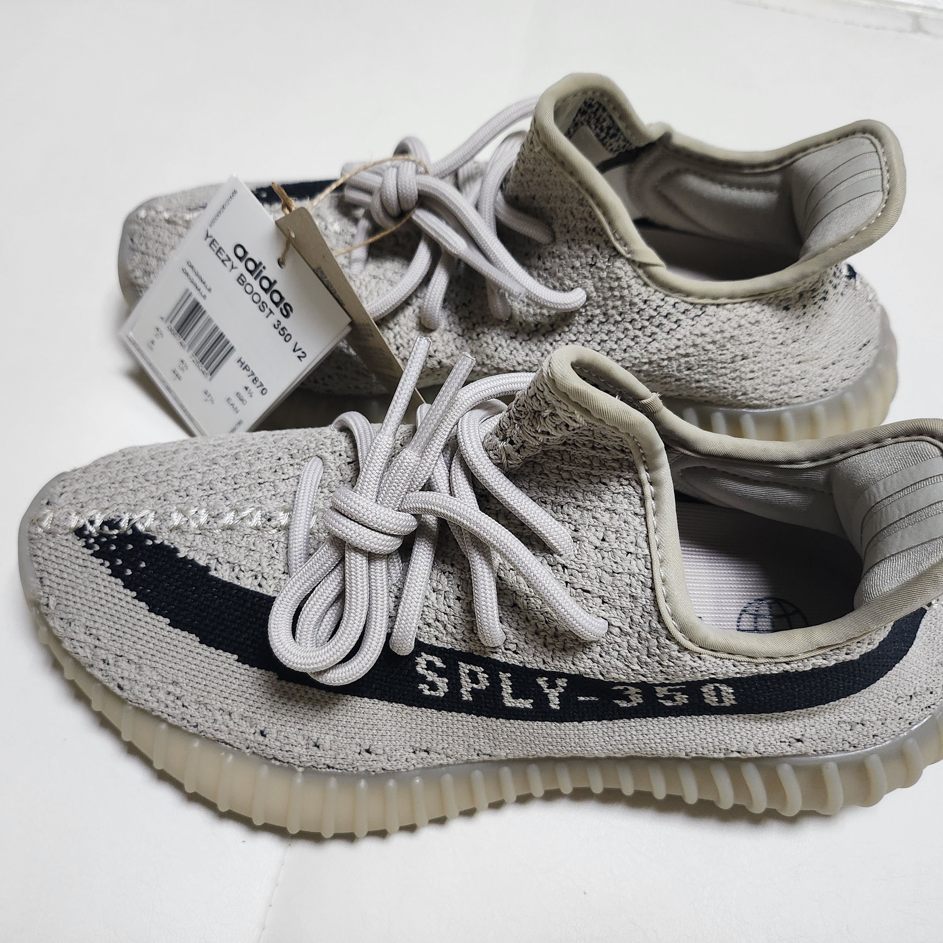 Adidas Yeezy Boost 350 V2 Slate Core Black 2022/2023 착용 스타일 - 1