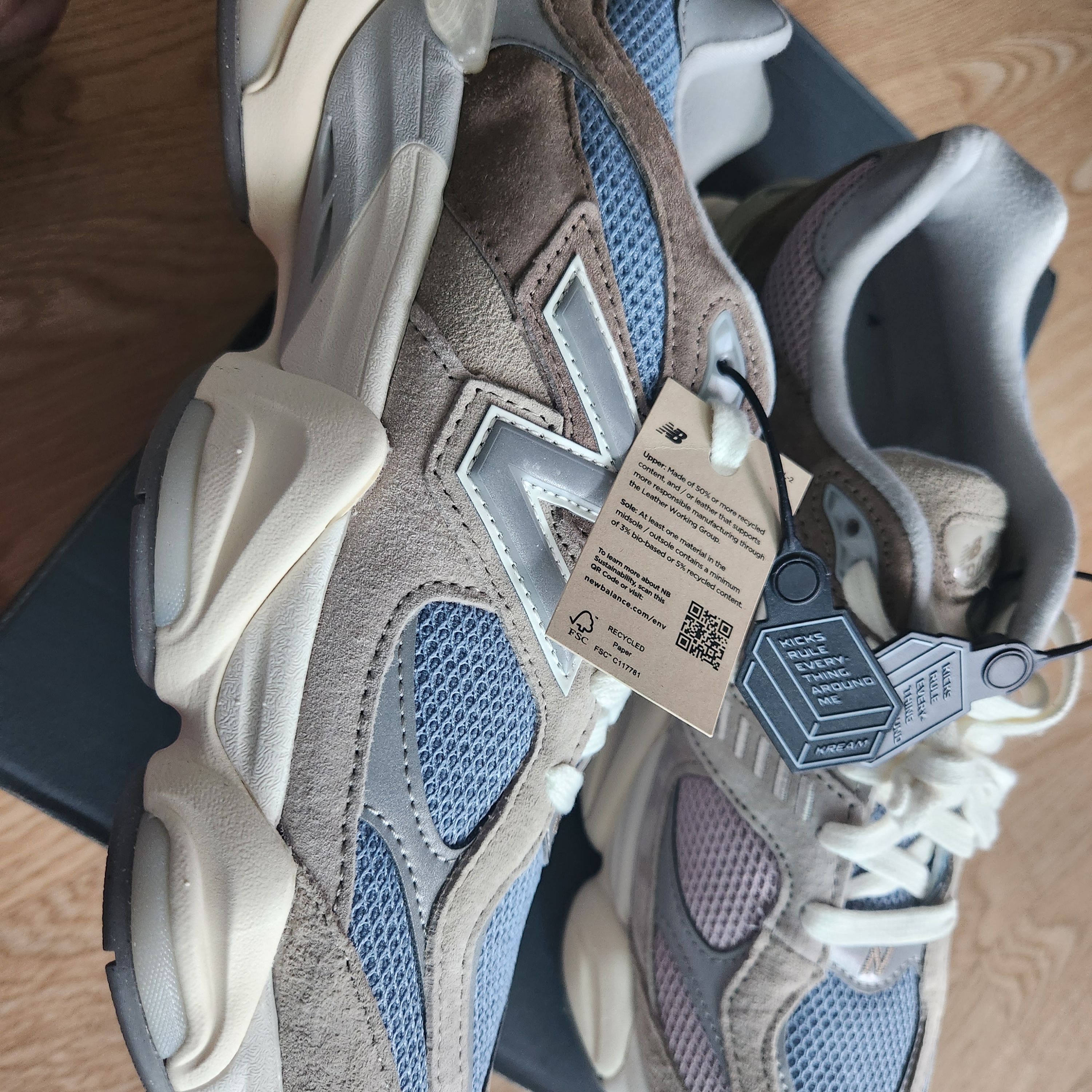 New Balance 9060 Sea Salt Blue 착용 스타일 - 2