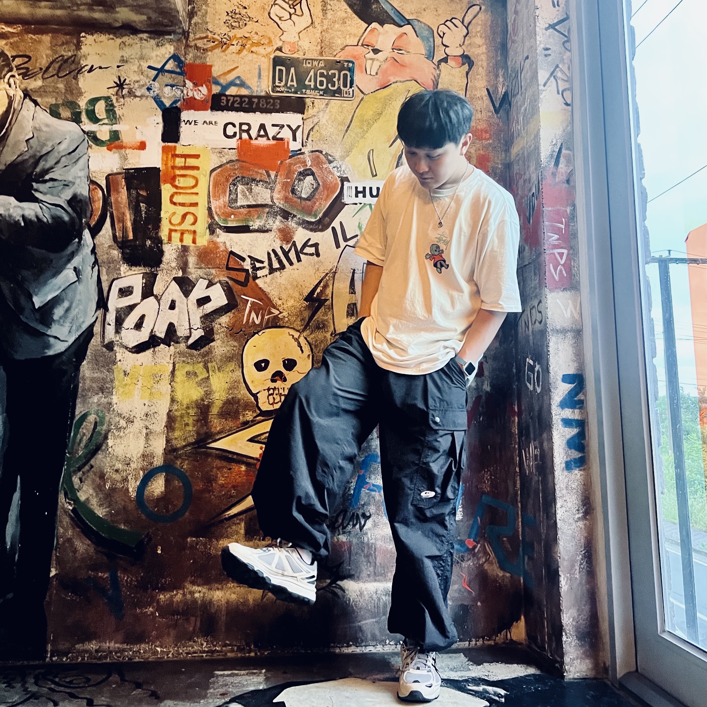Stussy Dollie Pigment Dyed T-Shirt Natural, Asics Gel-Venture 6 Feather Grey Black 착용 스타일