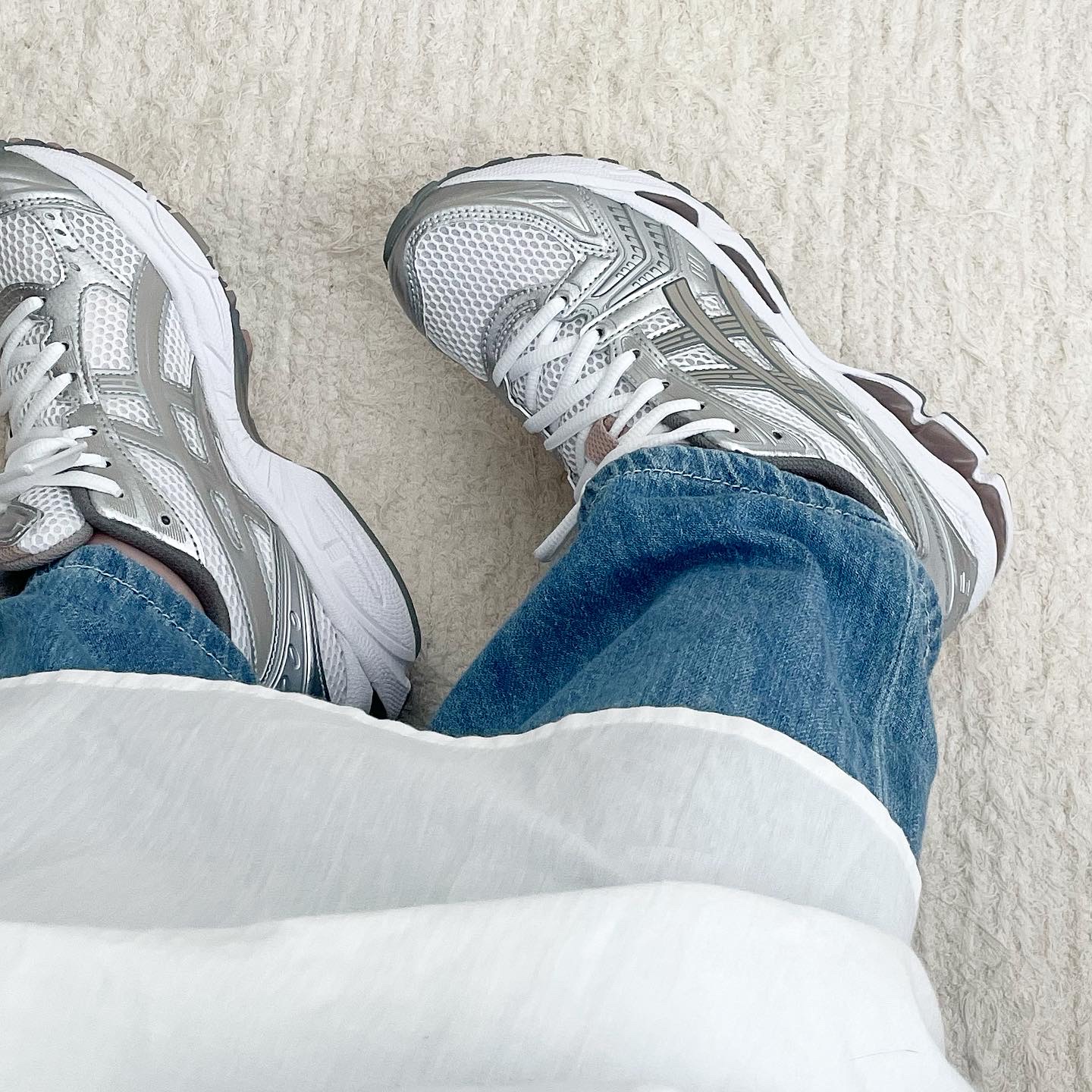 (W) Asics Gel-Kayano 14 White Moonrock 착용 스타일 - 3