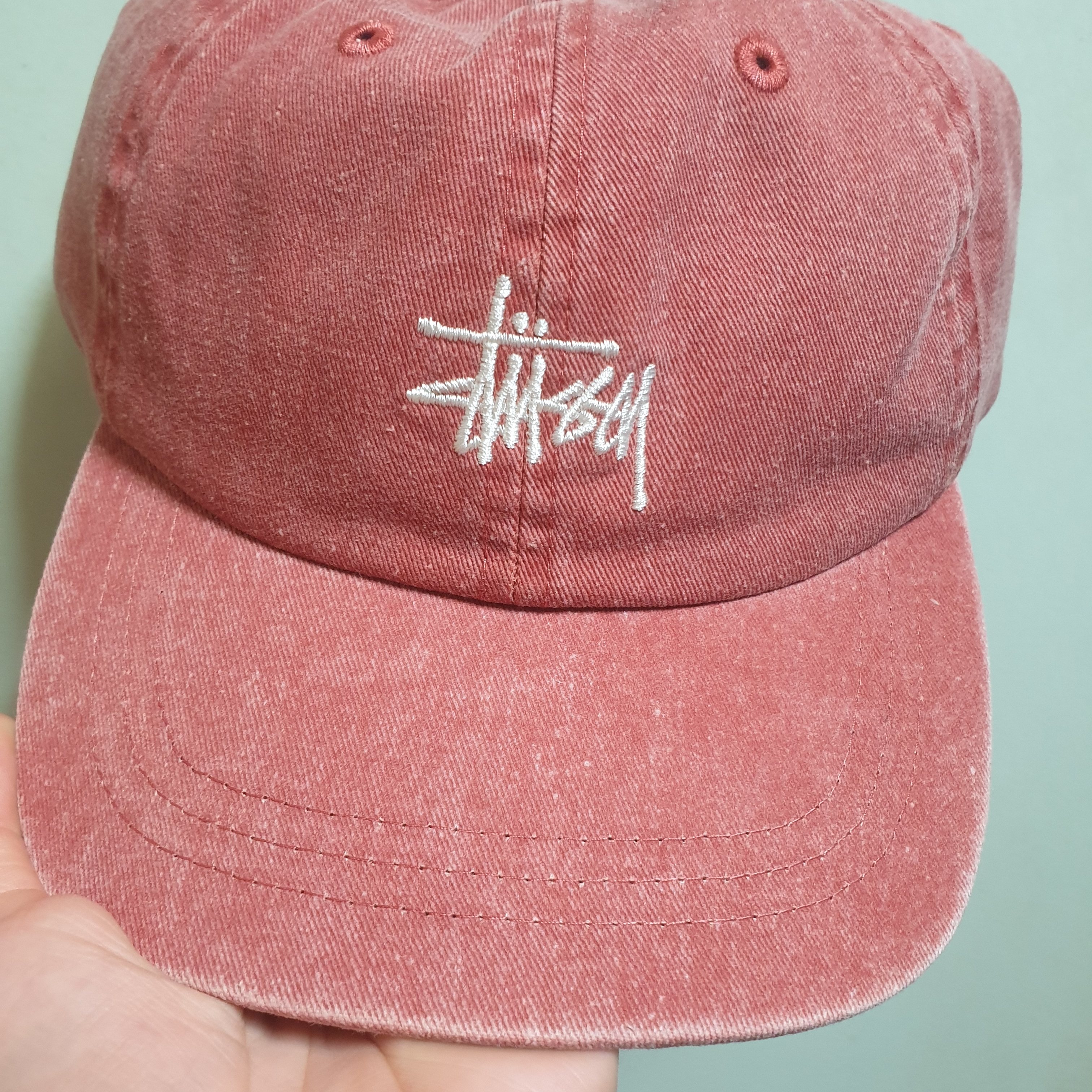 Stussy Washed Stock Low Pro Cap Rust 착용 스타일