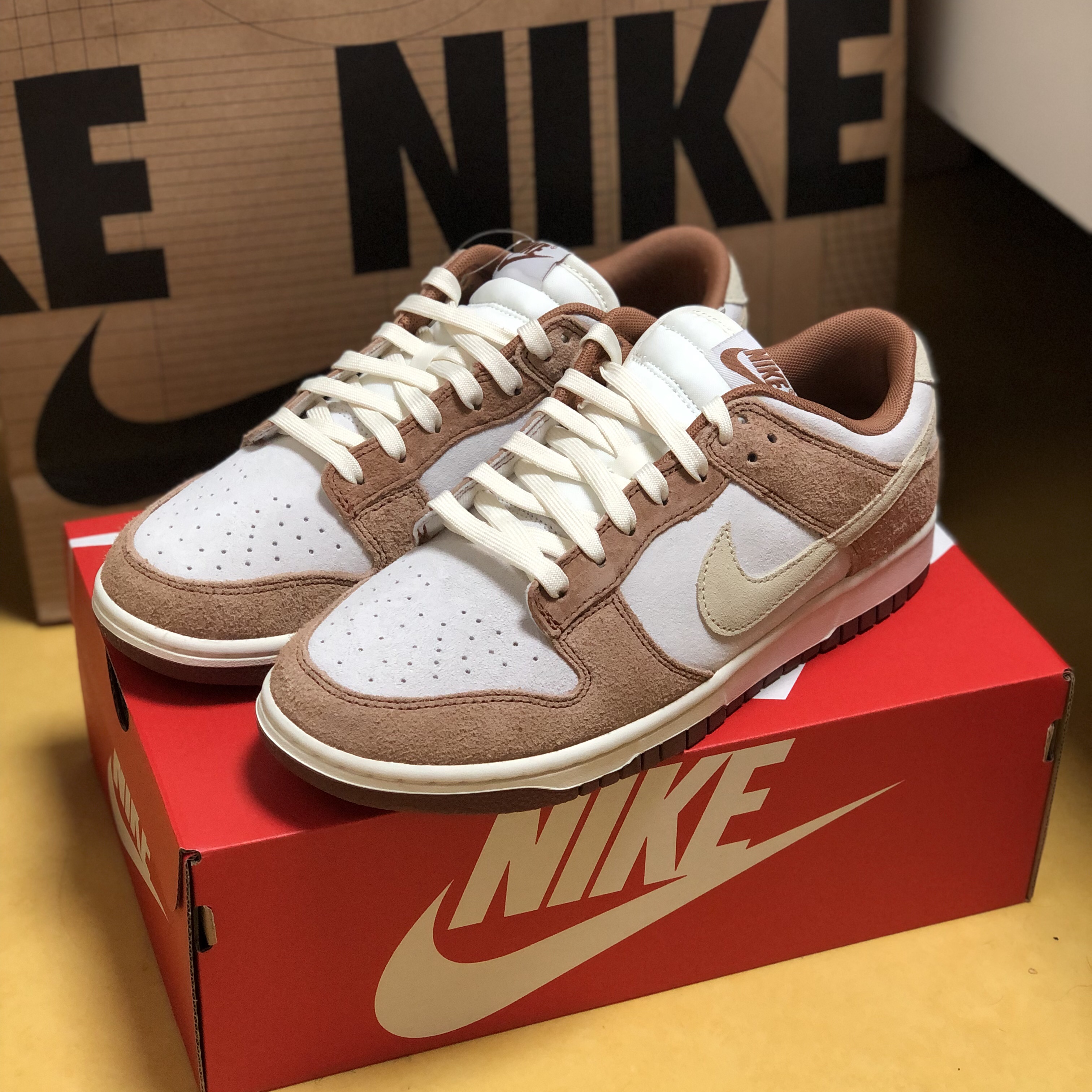 Nike Dunk Low Pro Premium Medium Curry 착용 스타일