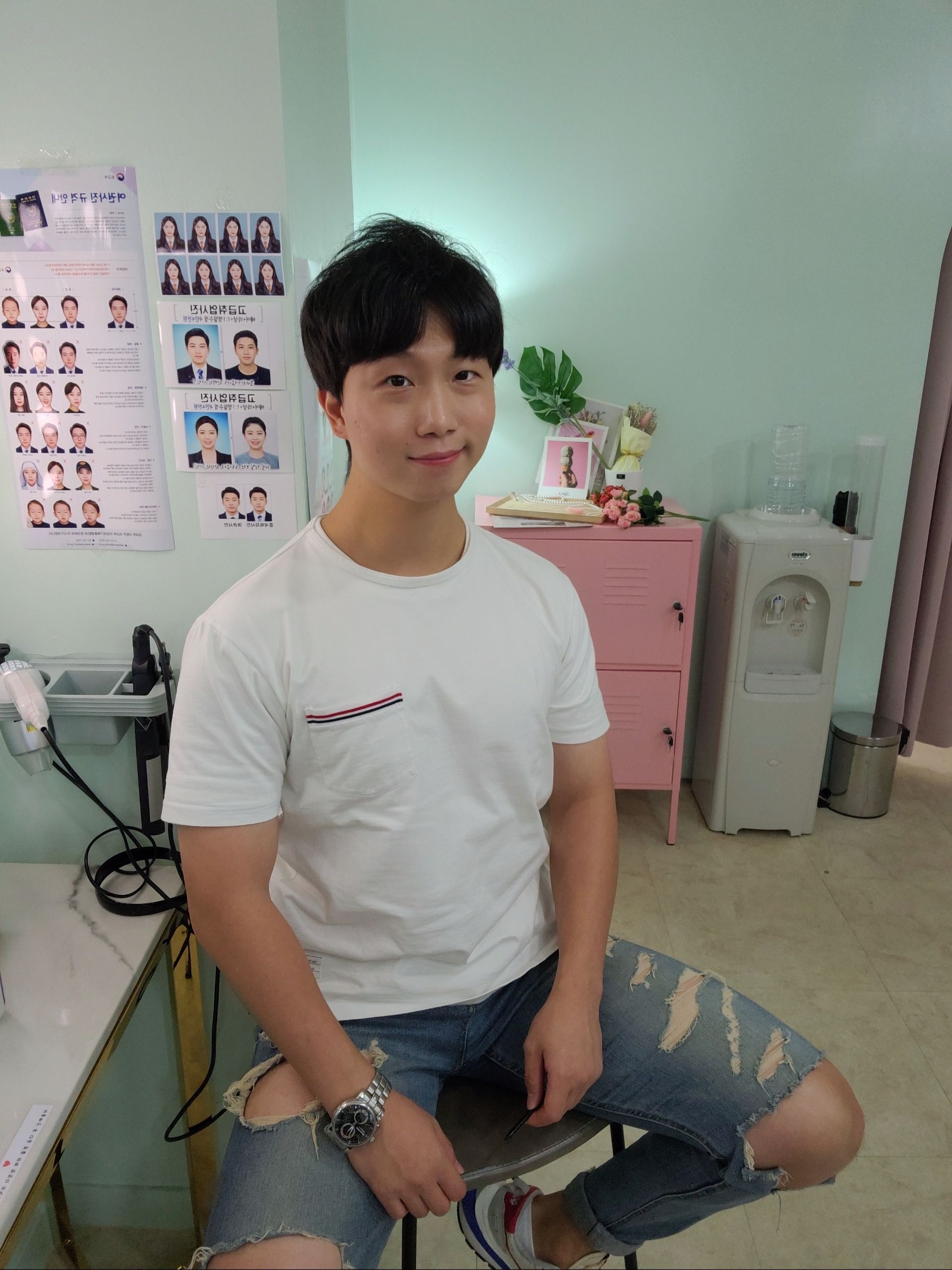 Nike x Sacai VaporWaffle Royal Fuchsia, Thom Browne Medium Weight Jersey Tipped Pocket Crewneck T-Shirt White 착용 스타일