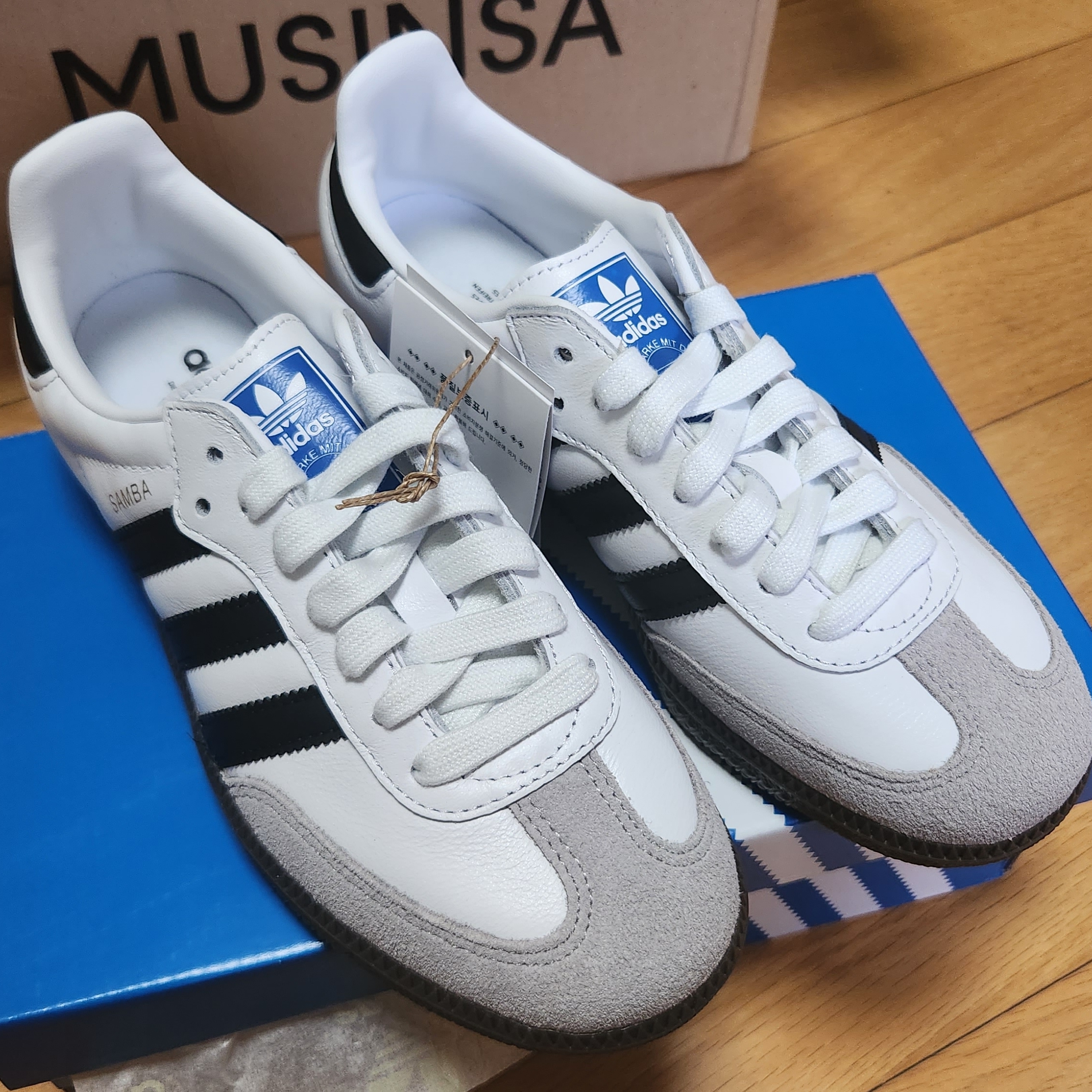 Adidas Samba OG Cloud White 착용 스타일
