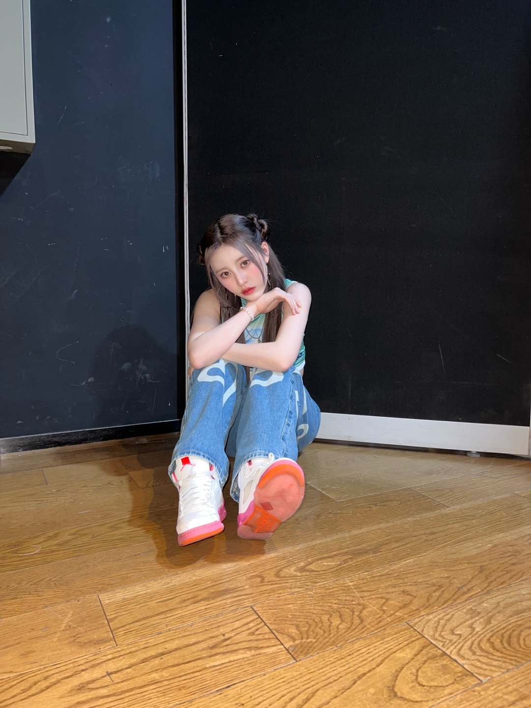 (GS) Jordan 5 Retro Pinksicle and Safety Orange 착용 스타일 - 1