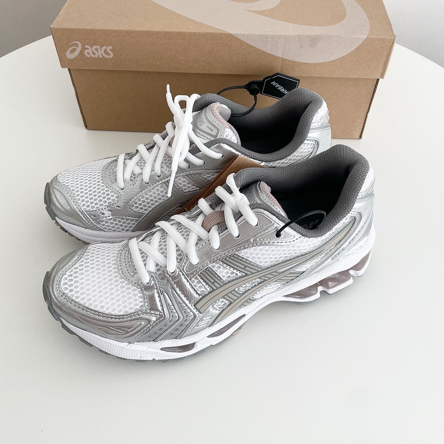 (W) Asics Gel-Kayano 14 White Moonrock 착용 스타일 - 1