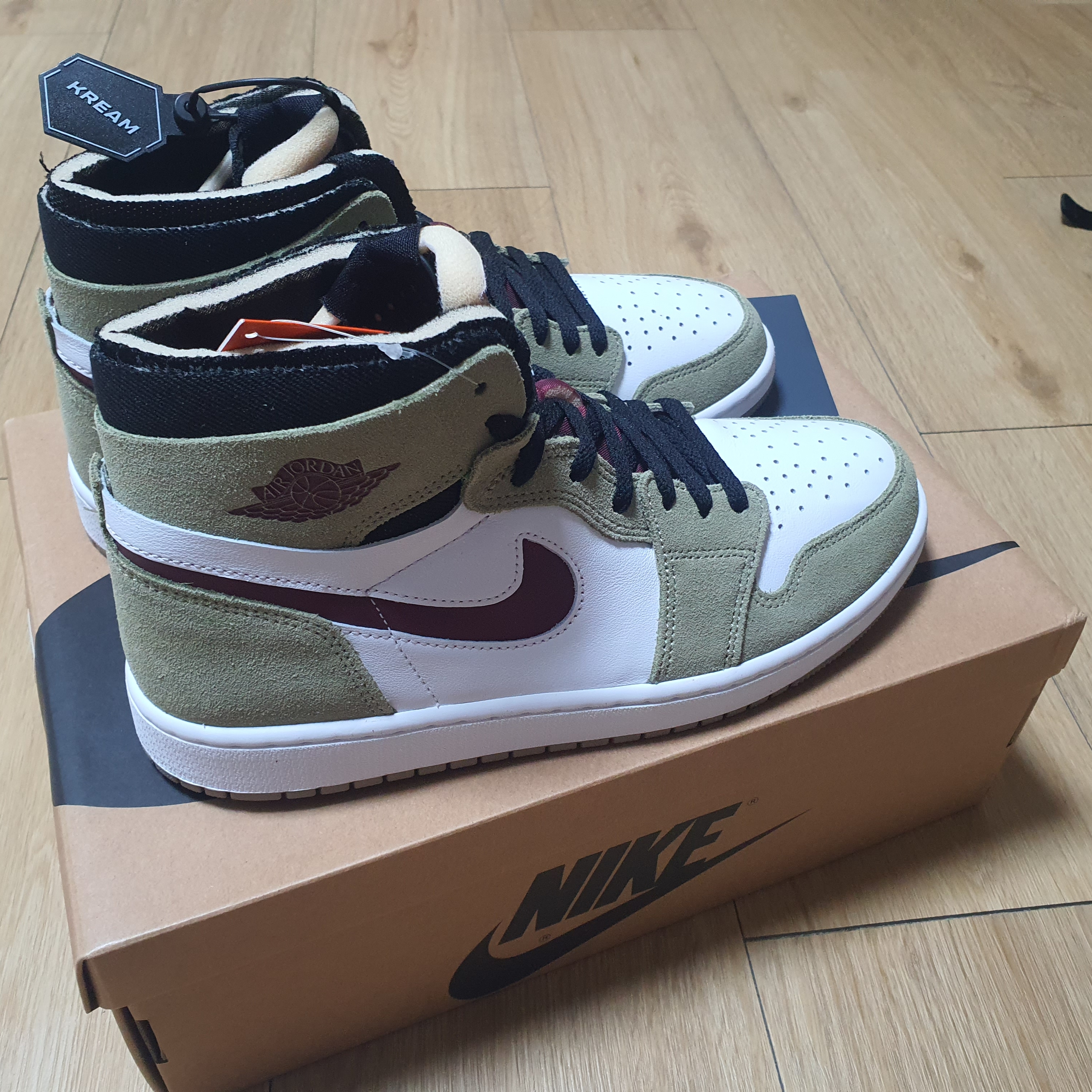 Jordan 1 Zoom Air CMFT Neutral Olive 착용 스타일 - 2