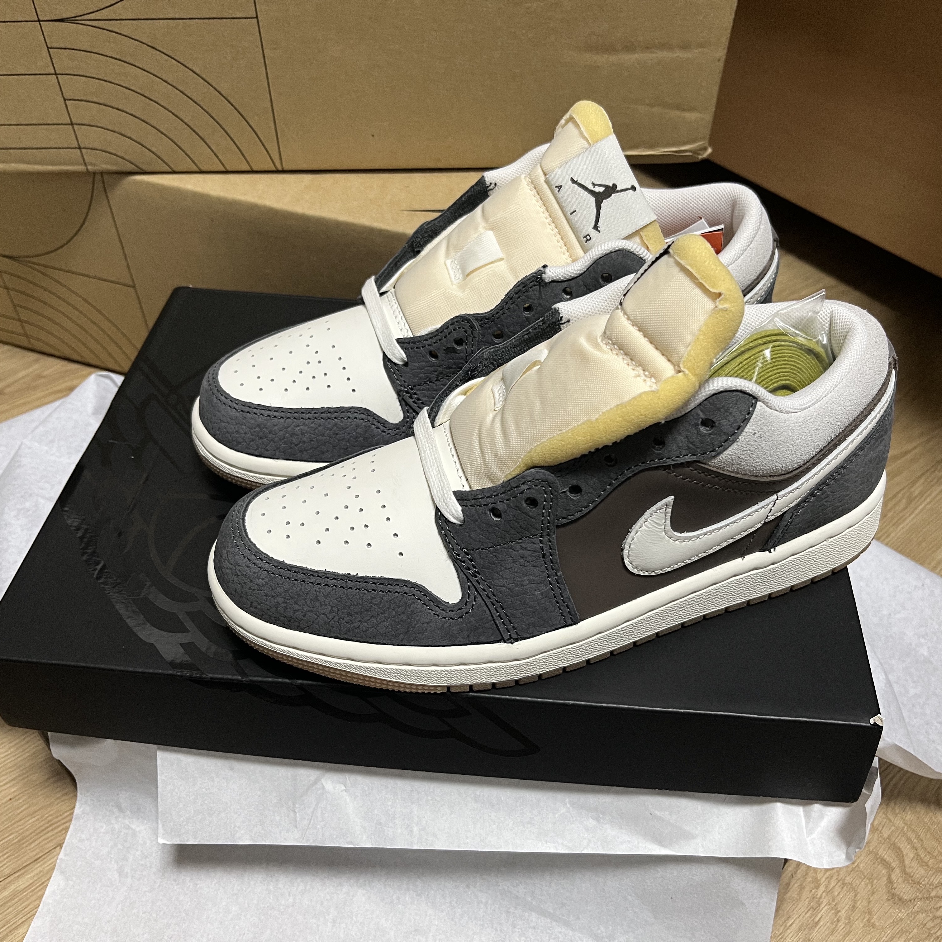 Jordan 1 Low Kkachi 착용 스타일