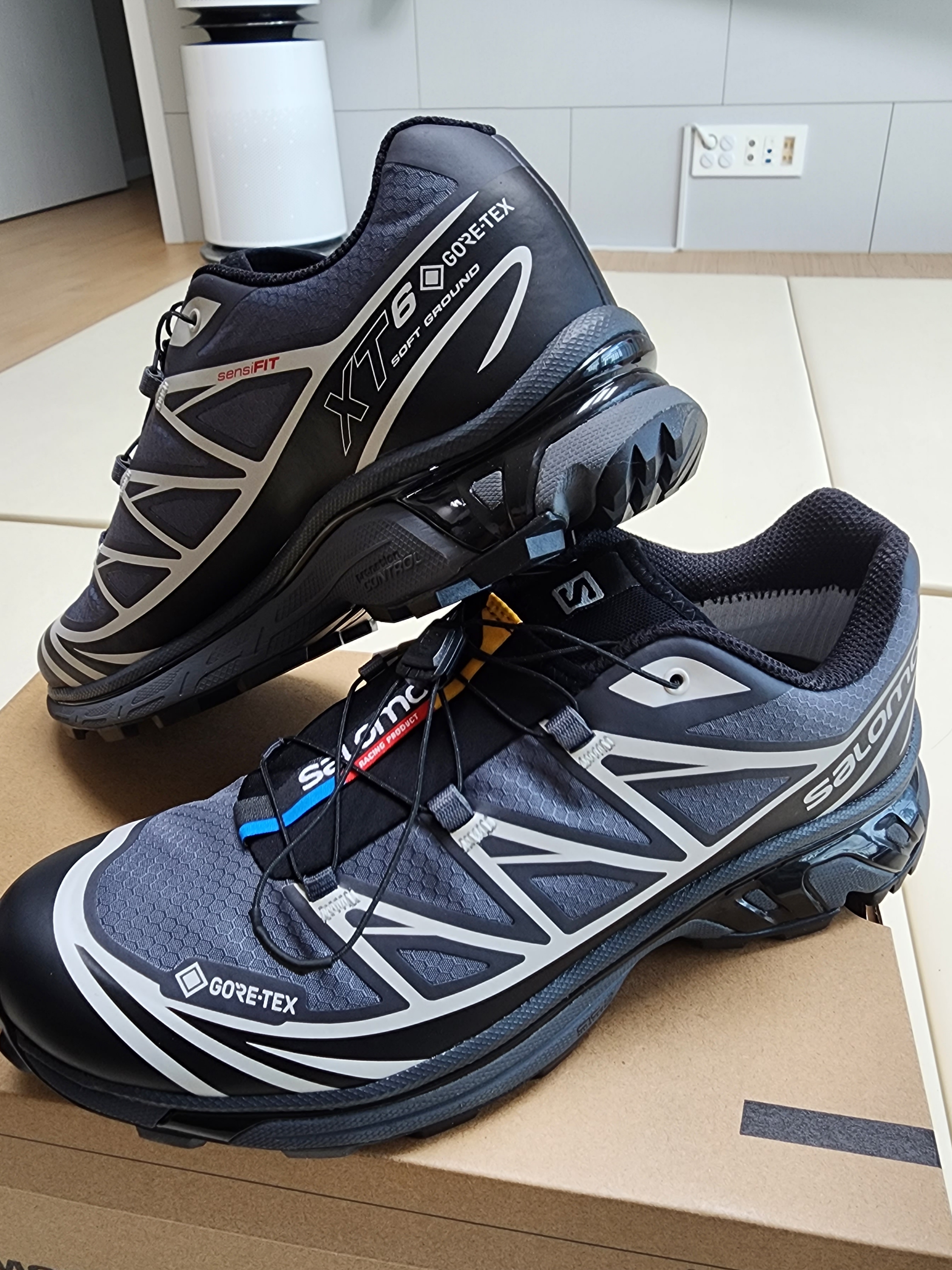 Salomon XT-6 Gore-Tex Black Ebony 착용 스타일 - 1