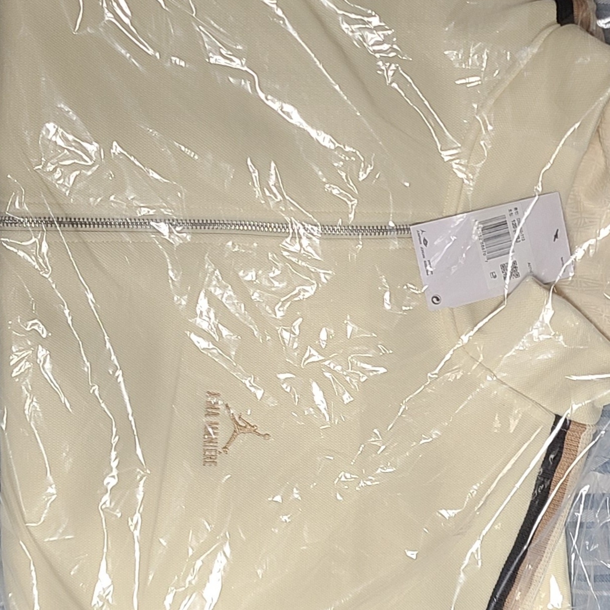 Jordan x A Ma Maniere Track Jacket Coconut Milk - Asia 착용 스타일 - 3