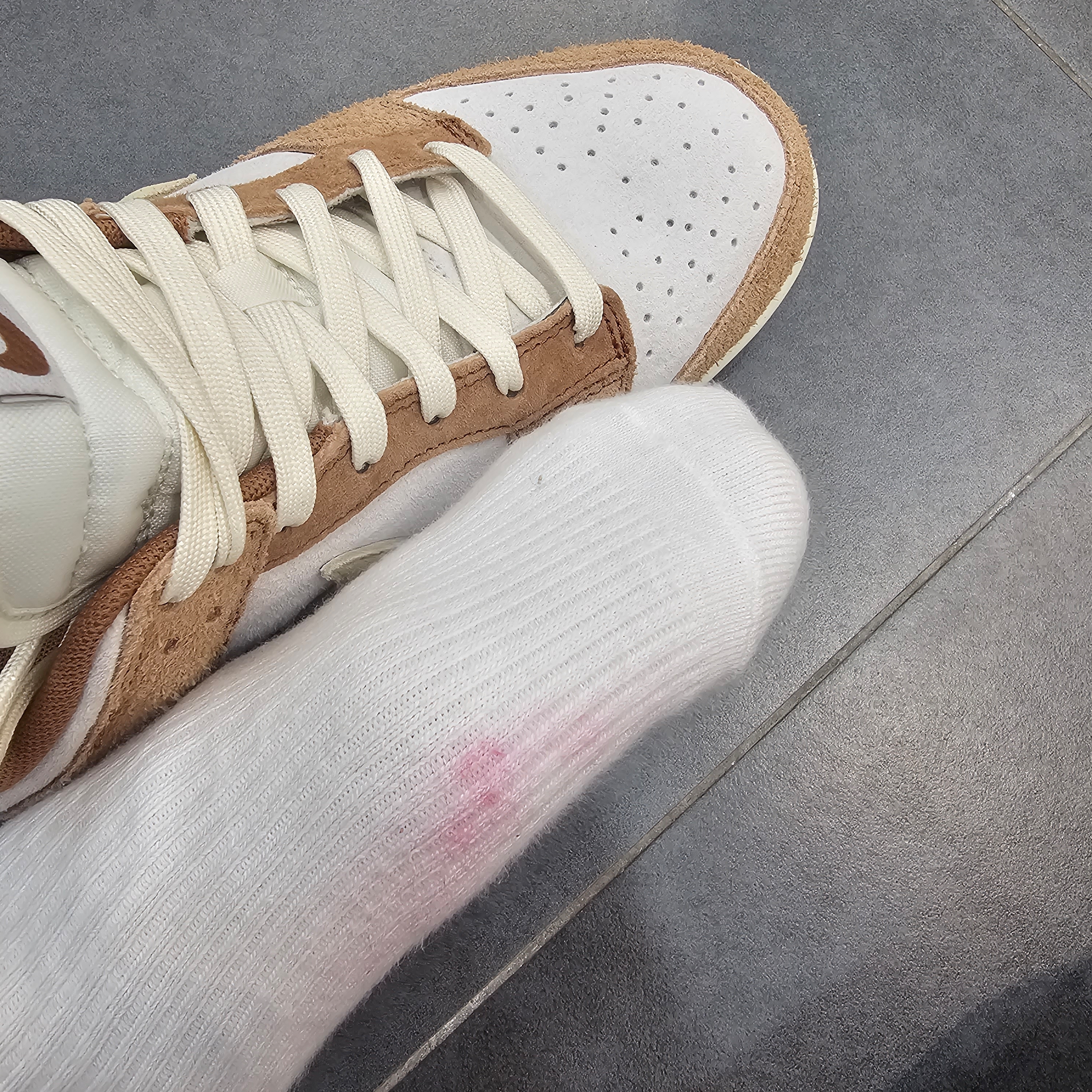 Nike Dunk Low Pro Premium Medium Curry 착용 스타일 - 2