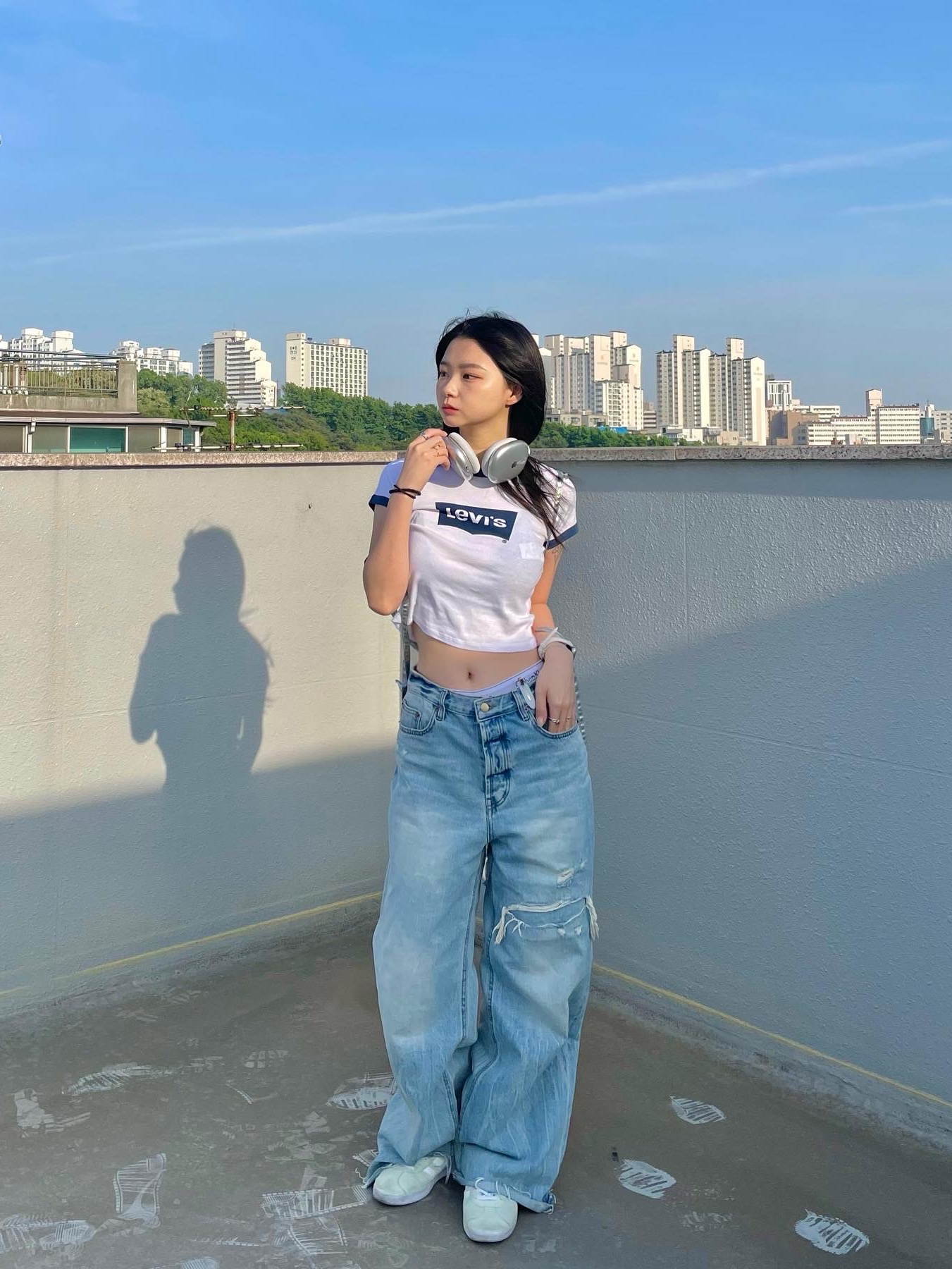 Apple AirPods Max Lightning Silver (Korean Ver.), (W) Palace x CK1 Bikini Light Grey Heather - 22SS 착용 스타일 - 4