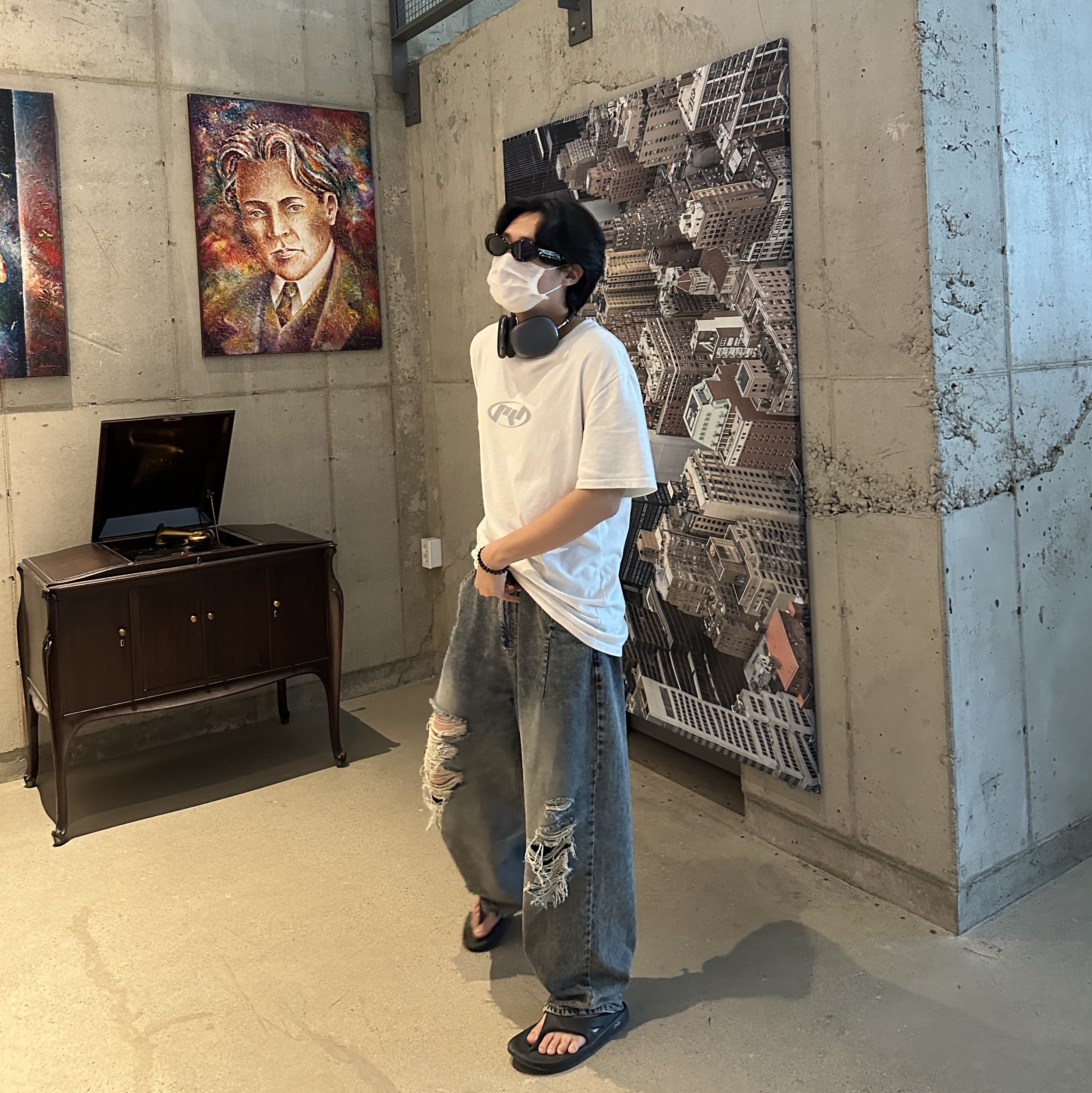 Oofos OOriginal Black, Apple AirPods Max Lightning Space Gray (Korean Ver.) 착용 스타일
