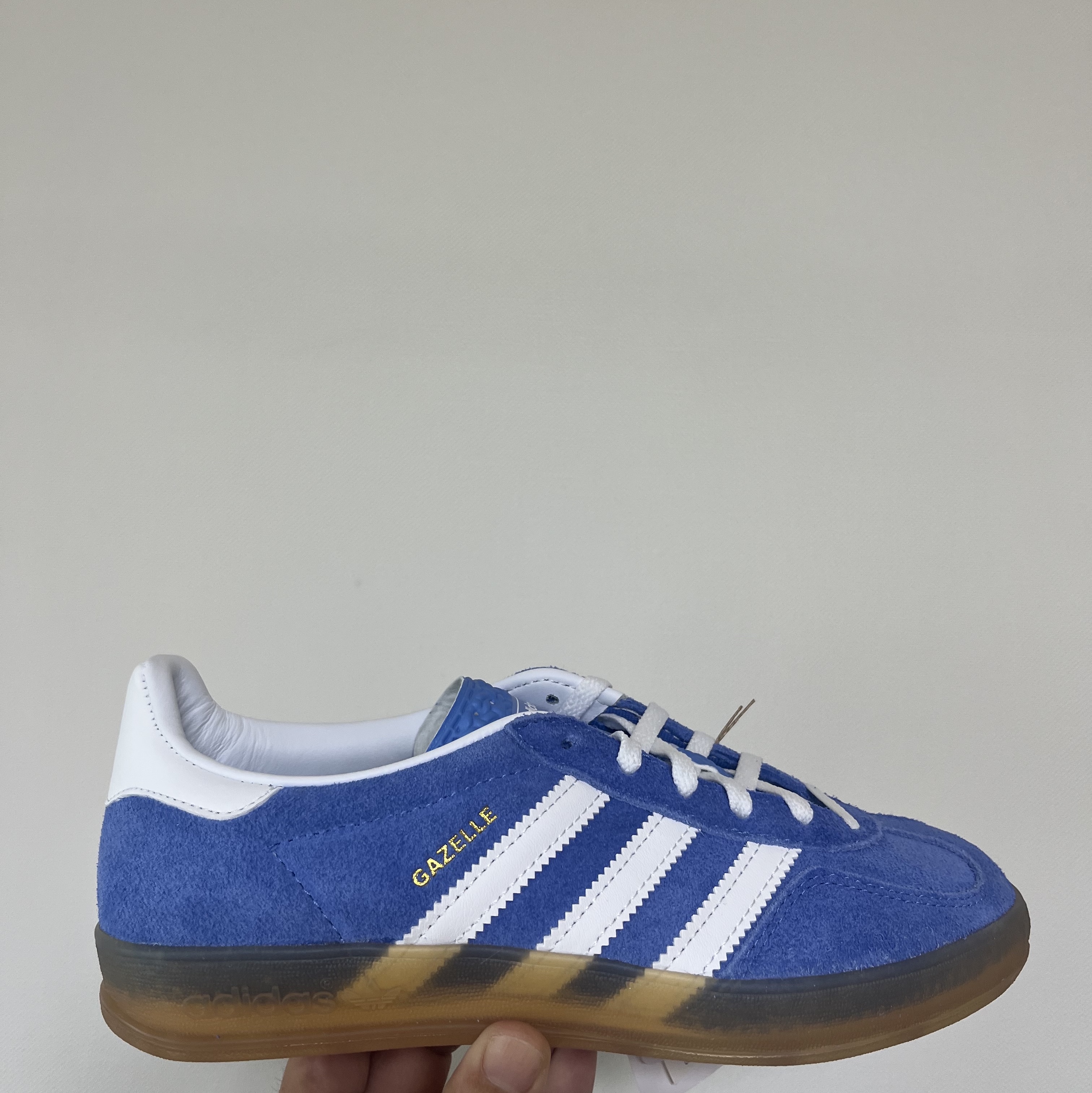 (W) Adidas Gazelle Indoor Blue Fusion Cloud White 착용 스타일 - 1