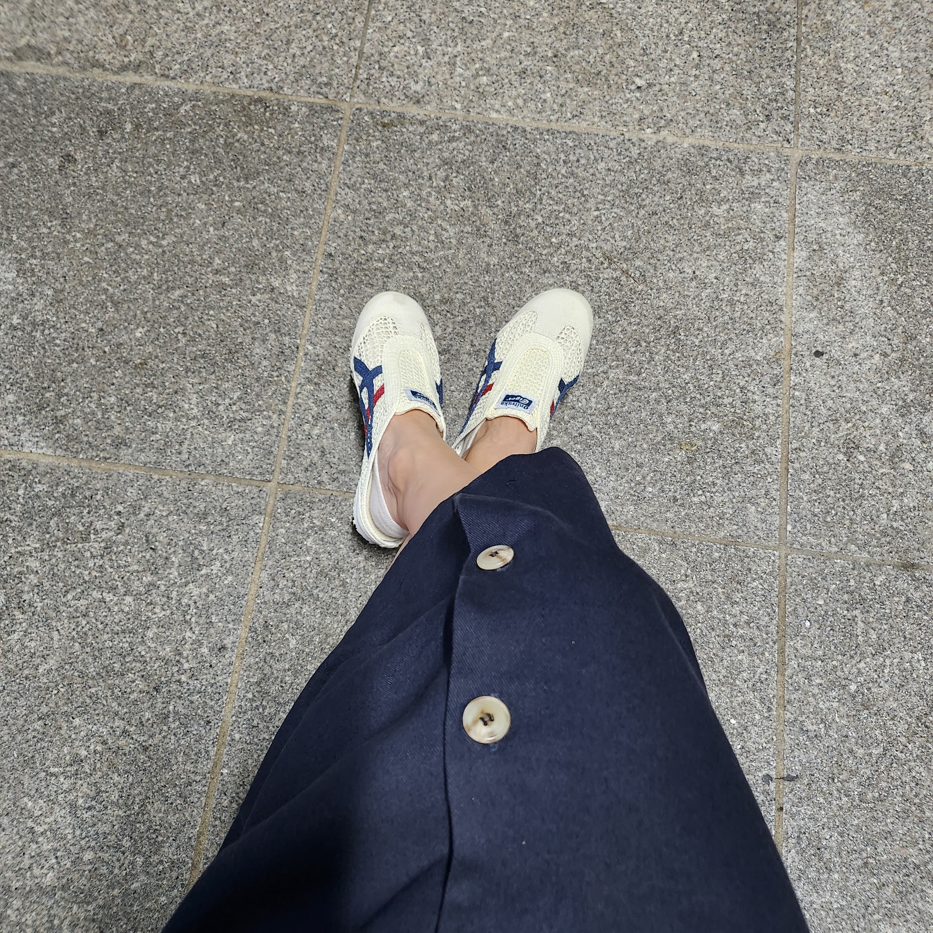 Onitsuka Tiger Mexico 66 Sabot Cream Mako Blue 착용 스타일 - 3
