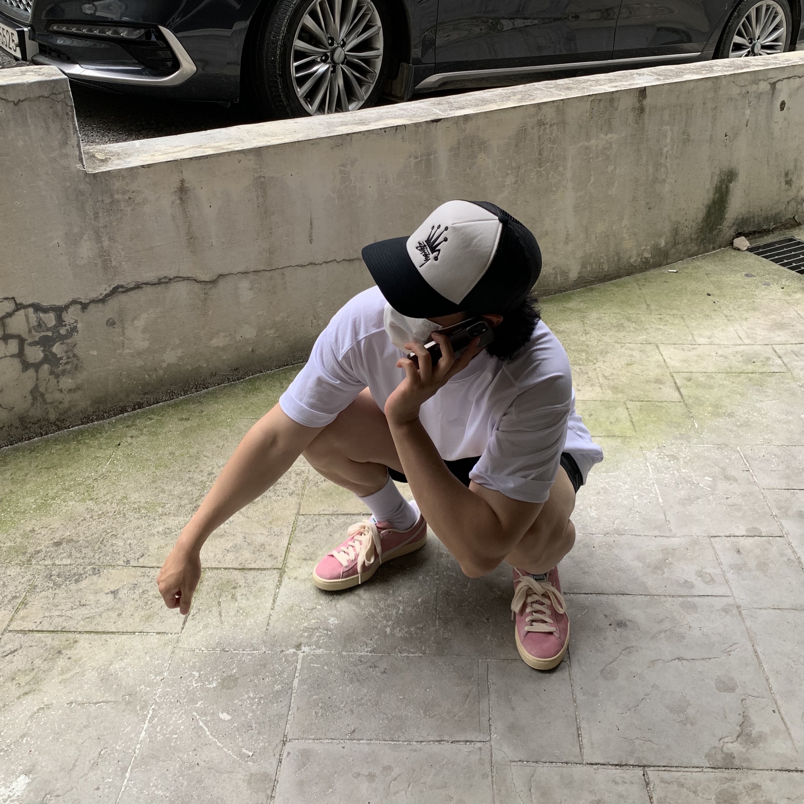 Stussy Crown Stock Trucker Cap Black, Puma x Rhuigi Suede B-boy American Beauty 착용 스타일