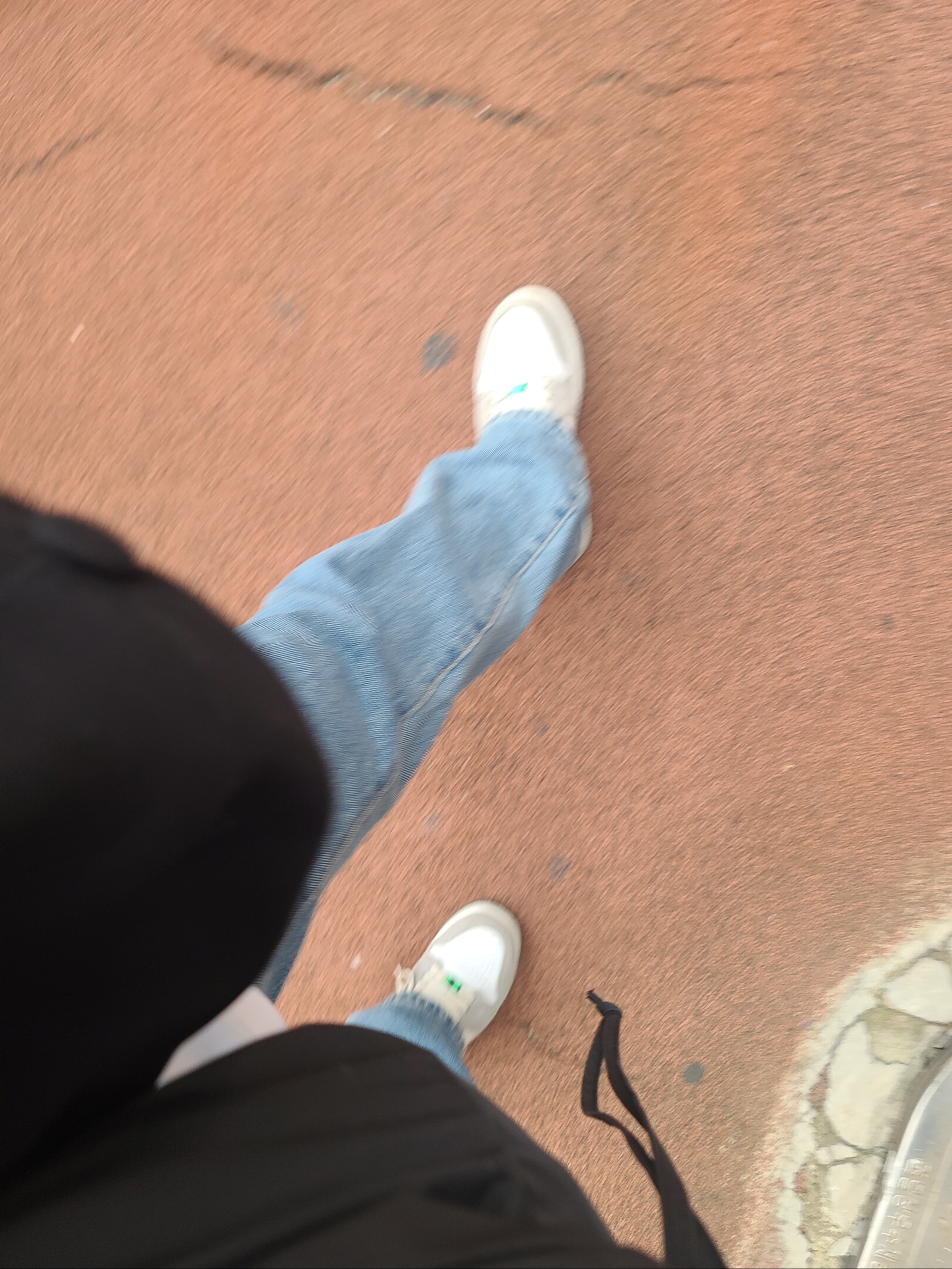 Jordan 1 Mid SE Pine Green Light Smoke Grey 착용 스타일