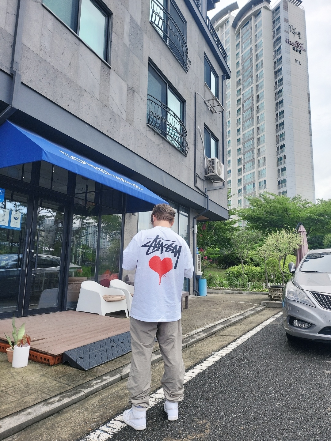 Stussy Stock Heart T-Shirt White 착용 스타일