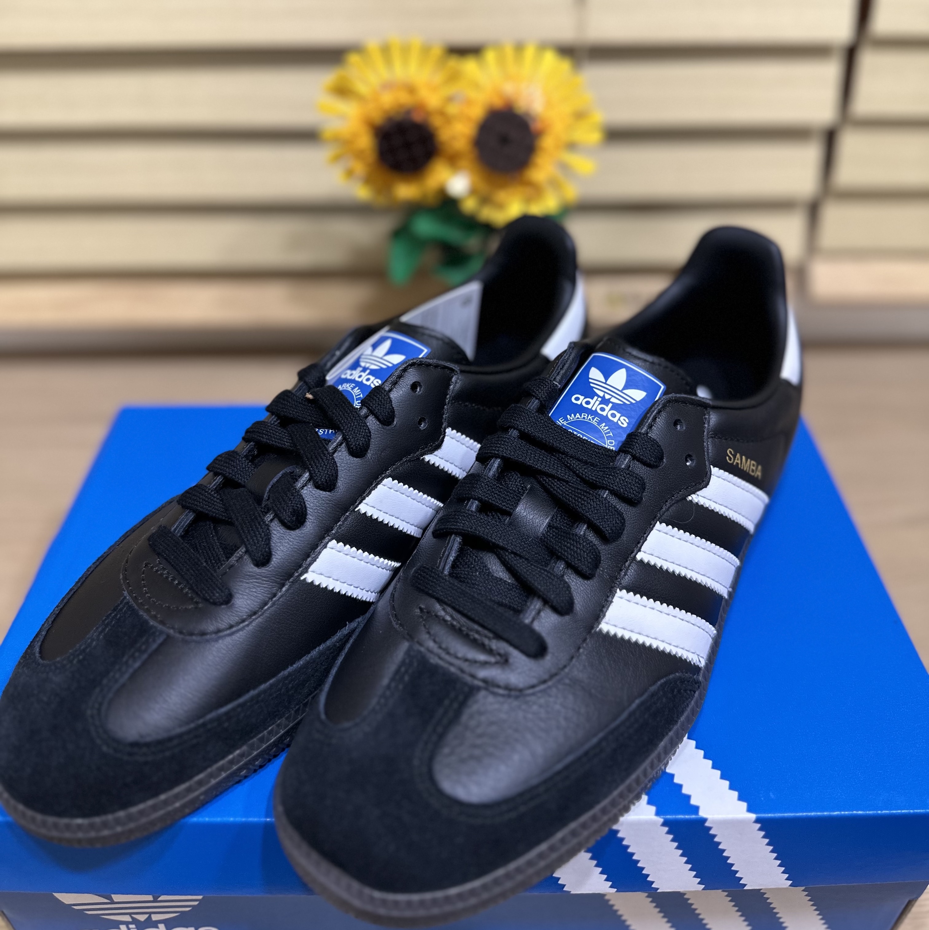 Adidas Samba OG Black White Gum 착용 스타일