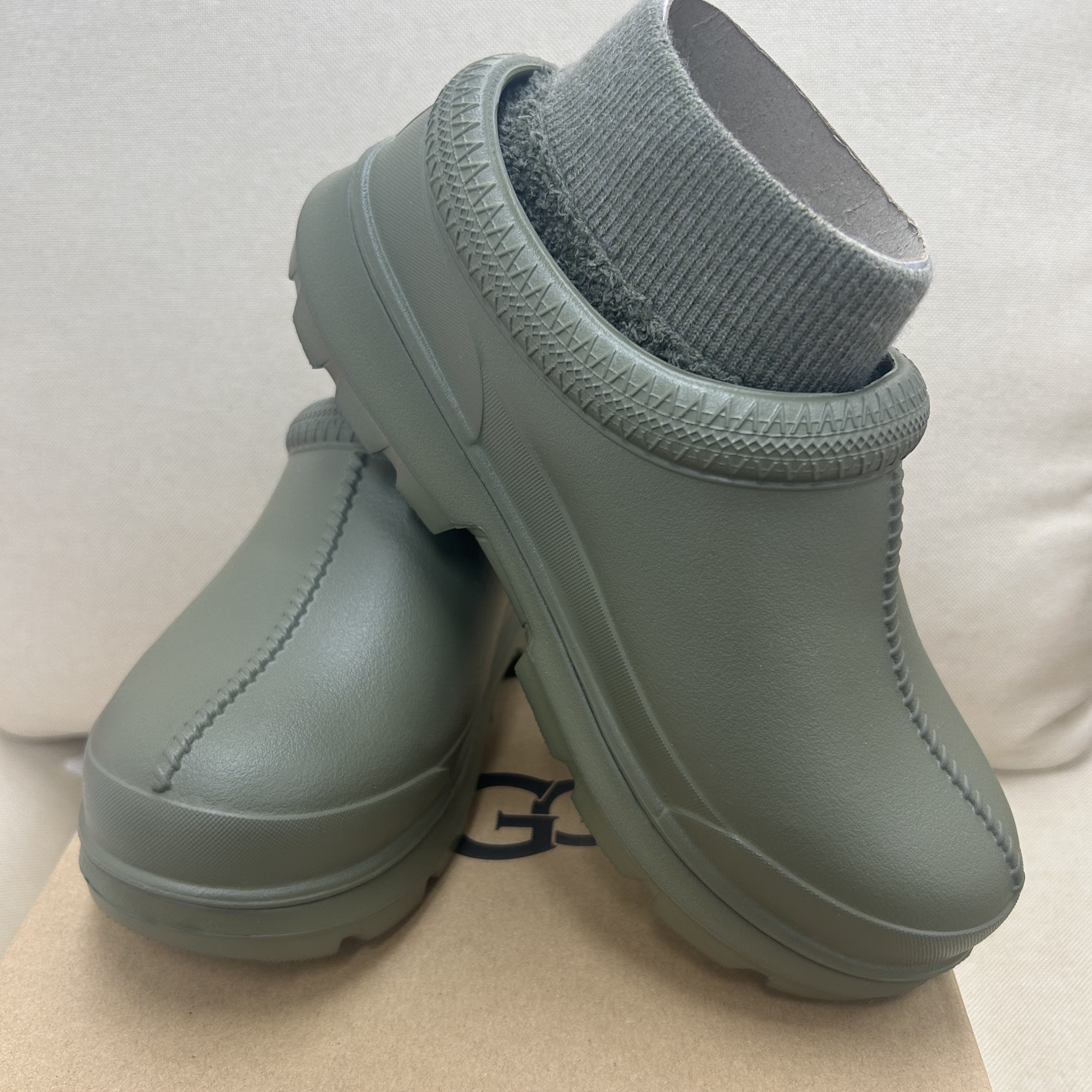 (W) UGG Tasman X Burnt Olive 착용 스타일 - 1