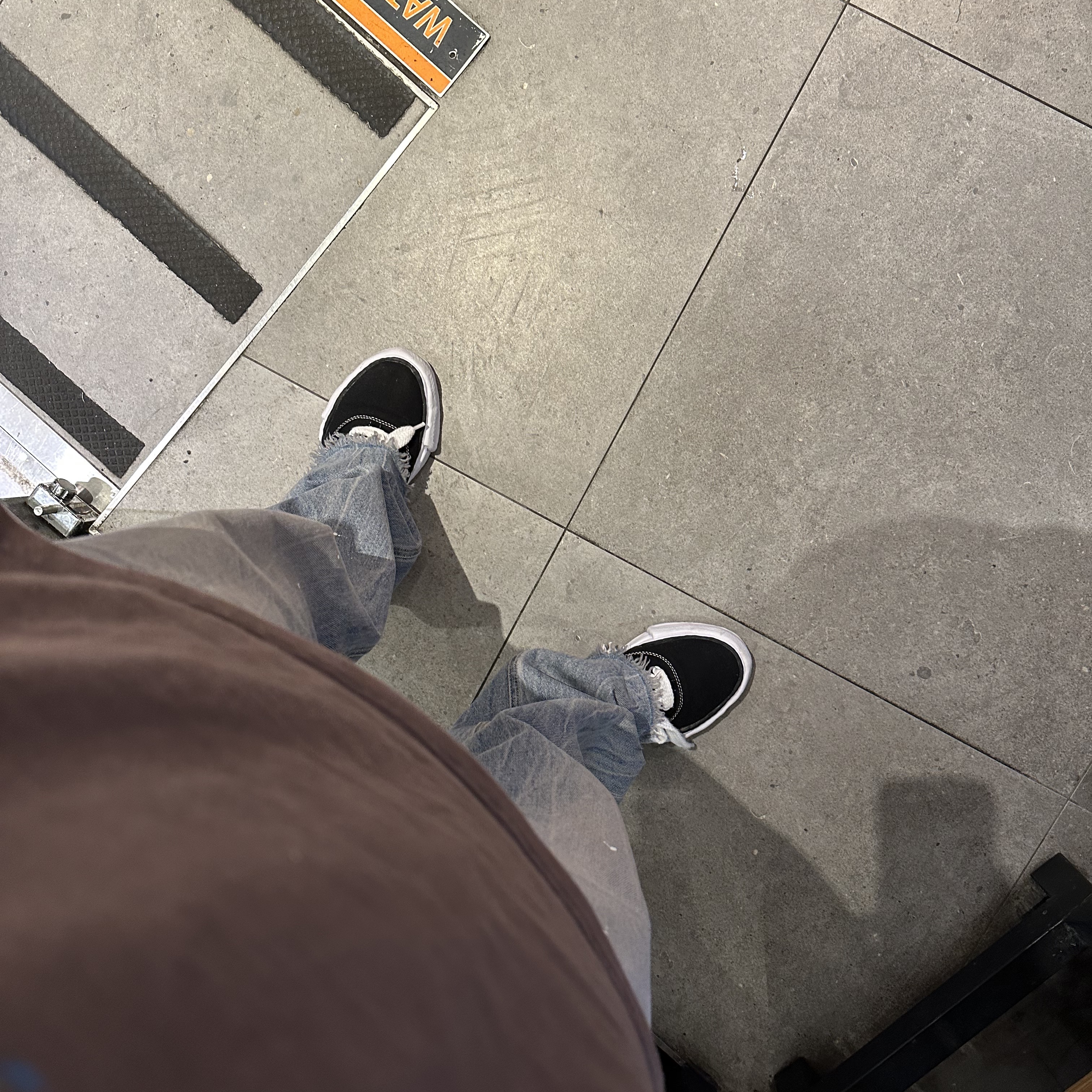 Maison Mihara Yasuhiro Baker OG Sole Canvas Low Cut Sneakers Black 착용 스타일
