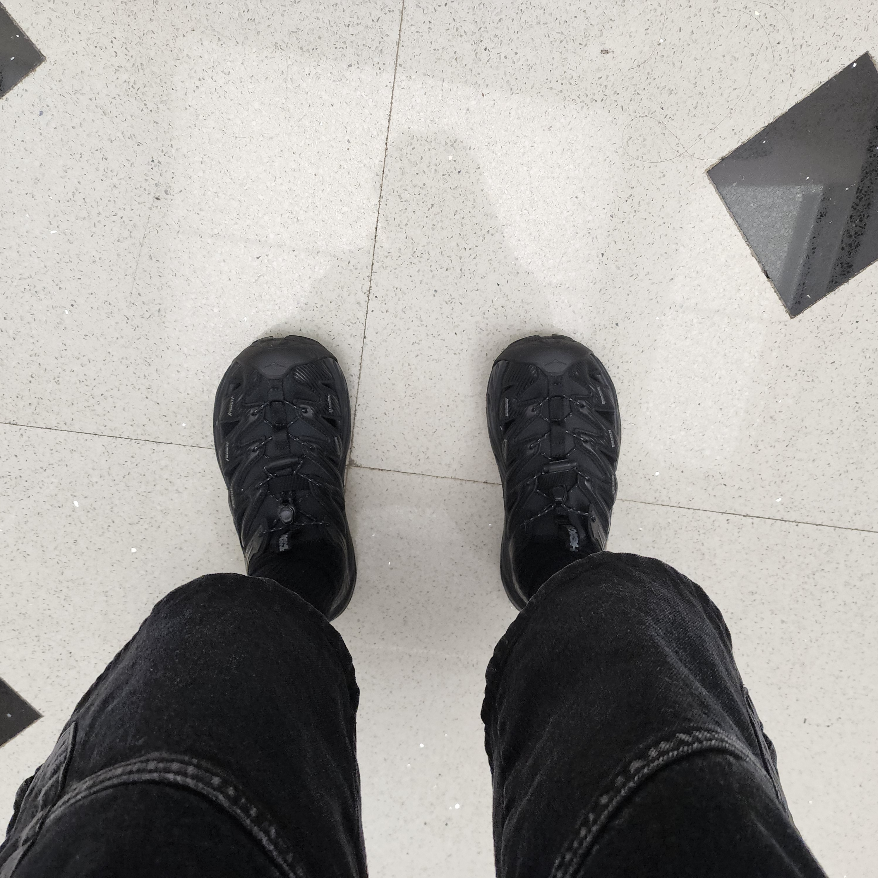 (W) Hoka Hopara Black, Hoka Hopara Black 착용 스타일 - 2