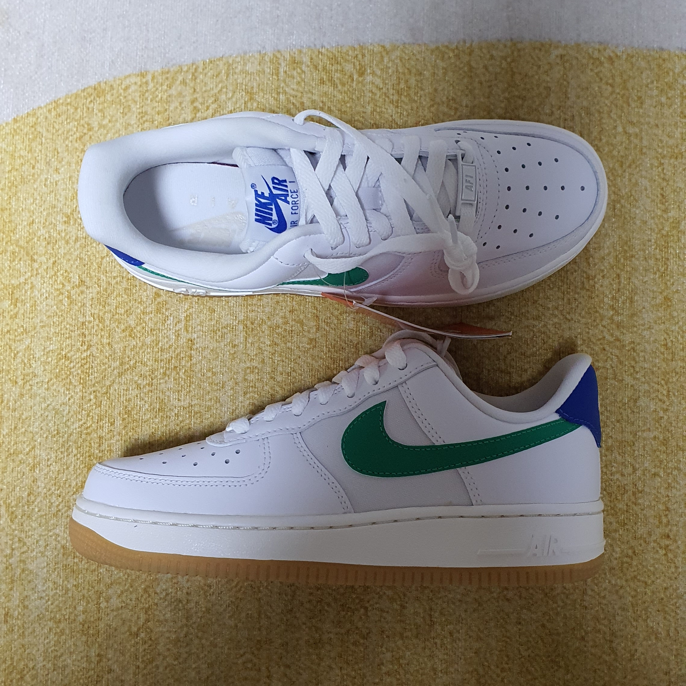(W) Nike Air Force 1 '07 White Stadium Green 착용 스타일