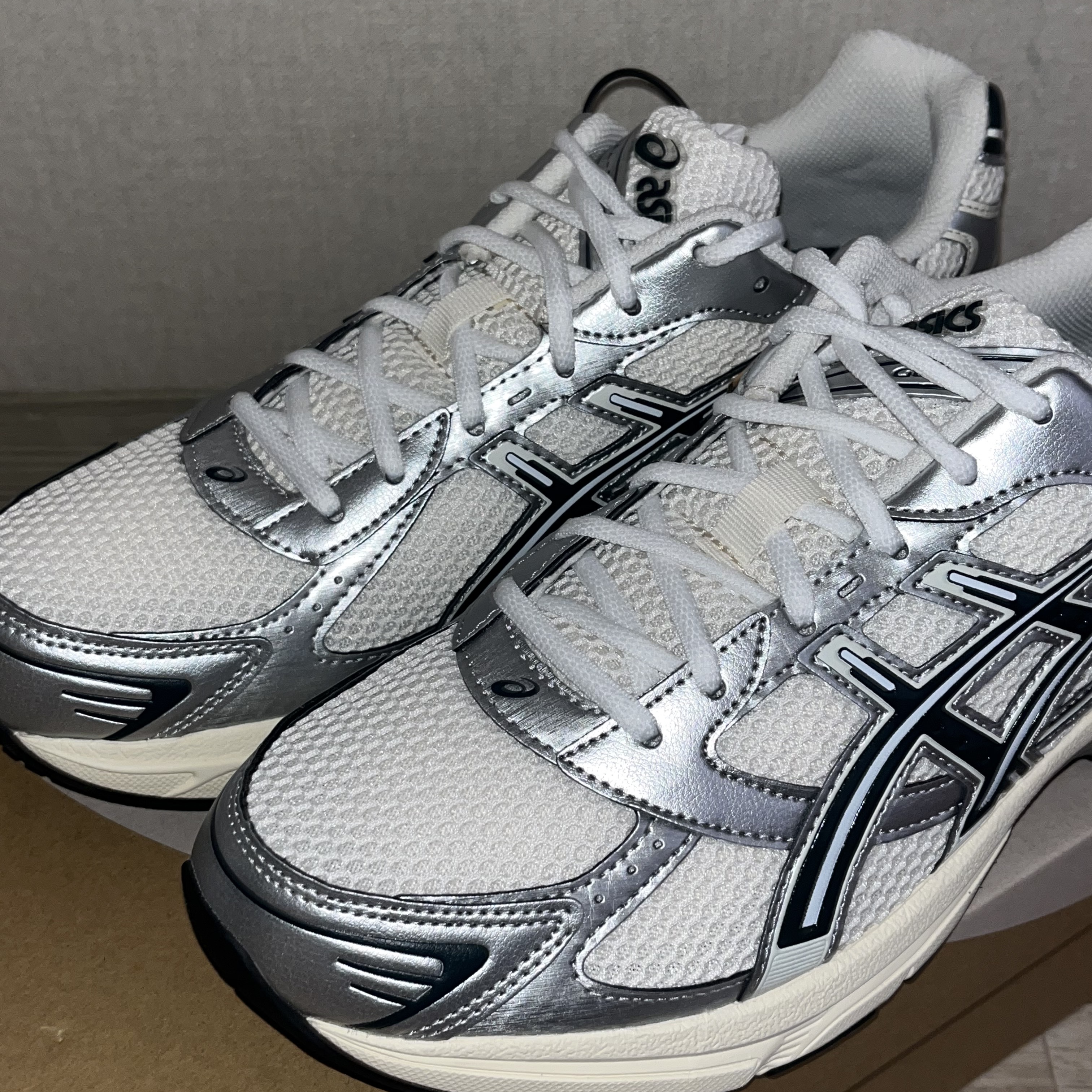 Asics x Kith Gel-1130 Cream Scarab 착용 스타일