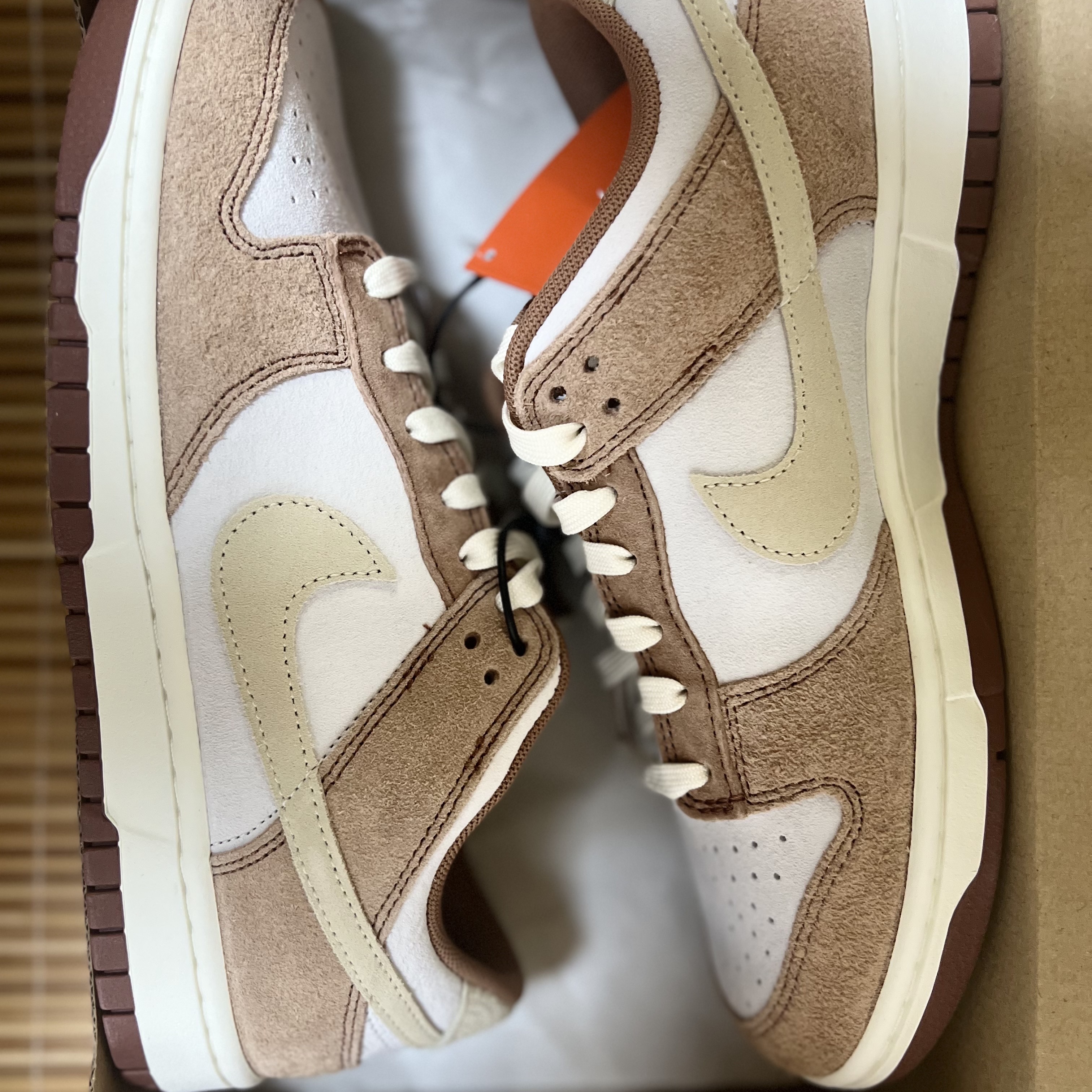 Nike Dunk Low Pro Premium Medium Curry 착용 스타일