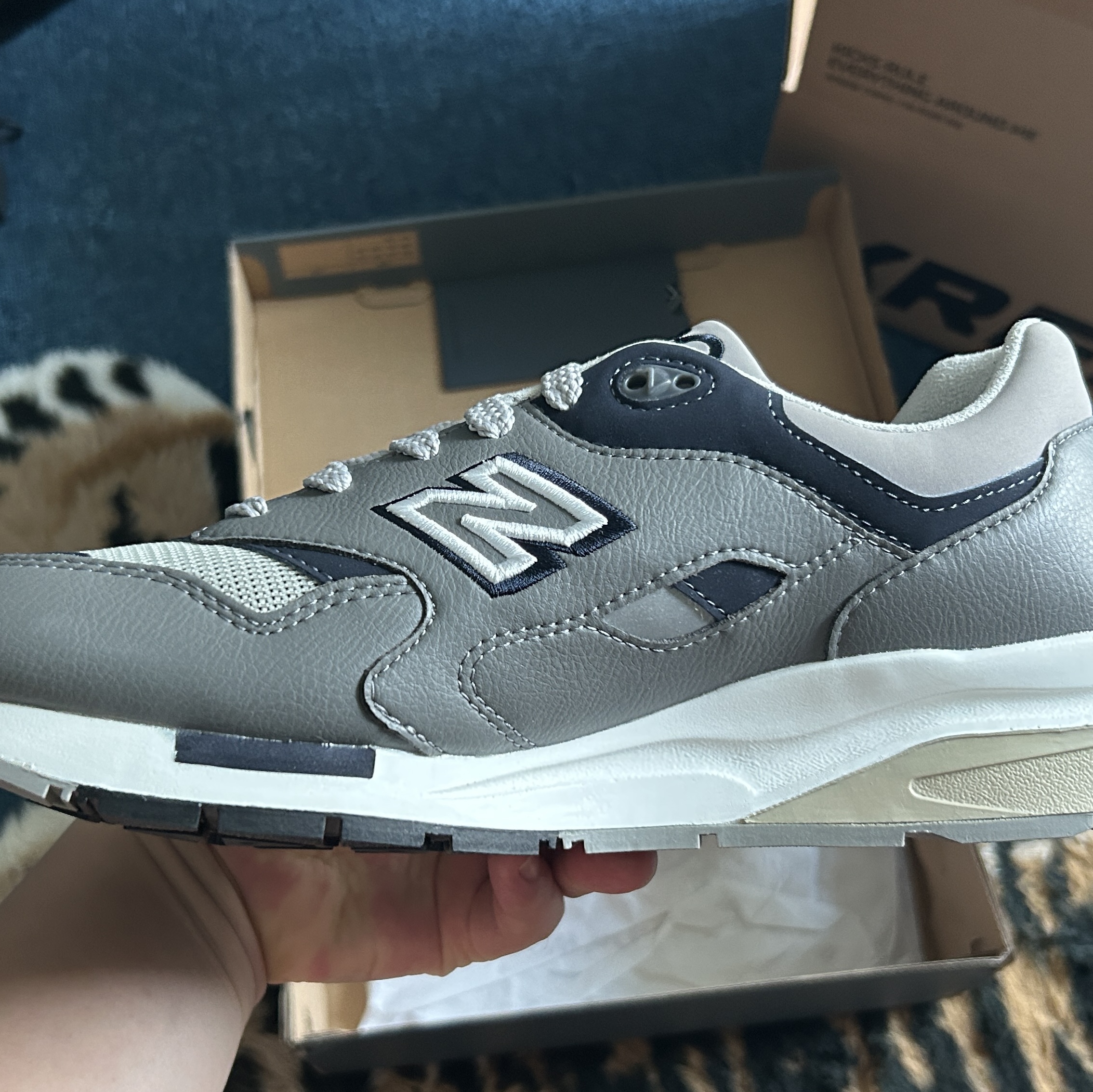 New Balance 1600 Legacy Grey 착용 스타일 - 2