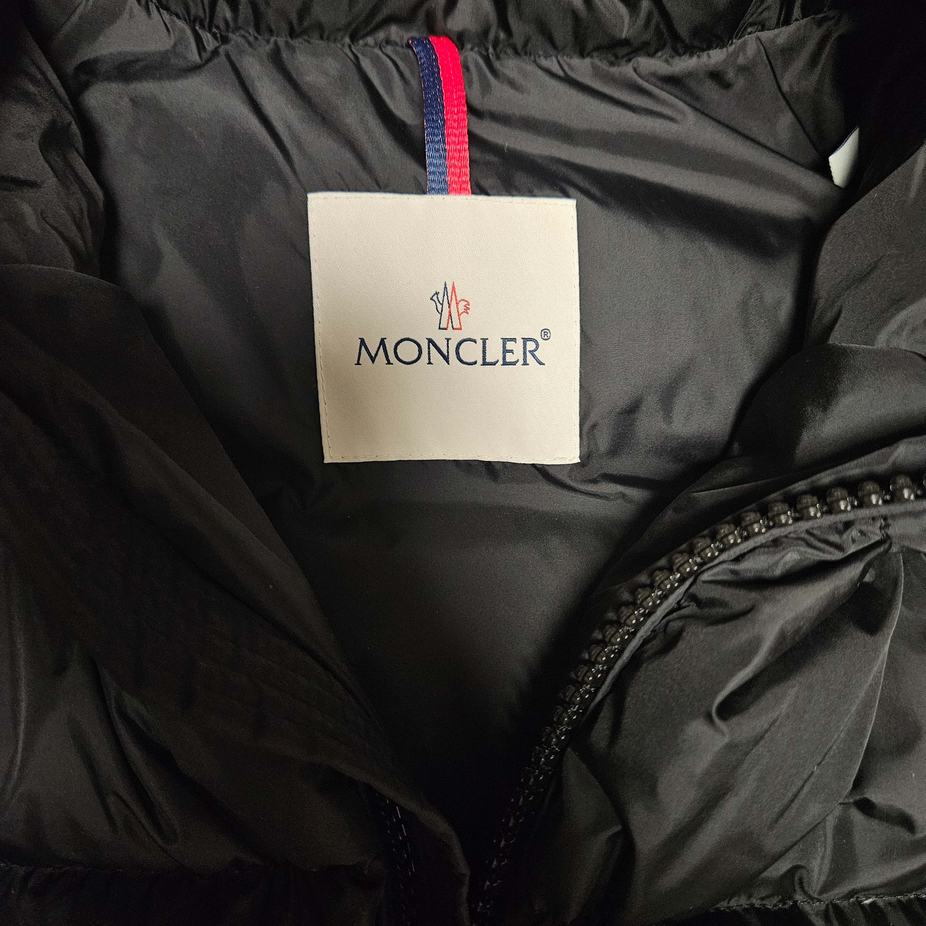Moncler Mayaf Short Down Jacket Black - 22FW 착용 스타일 - 4
