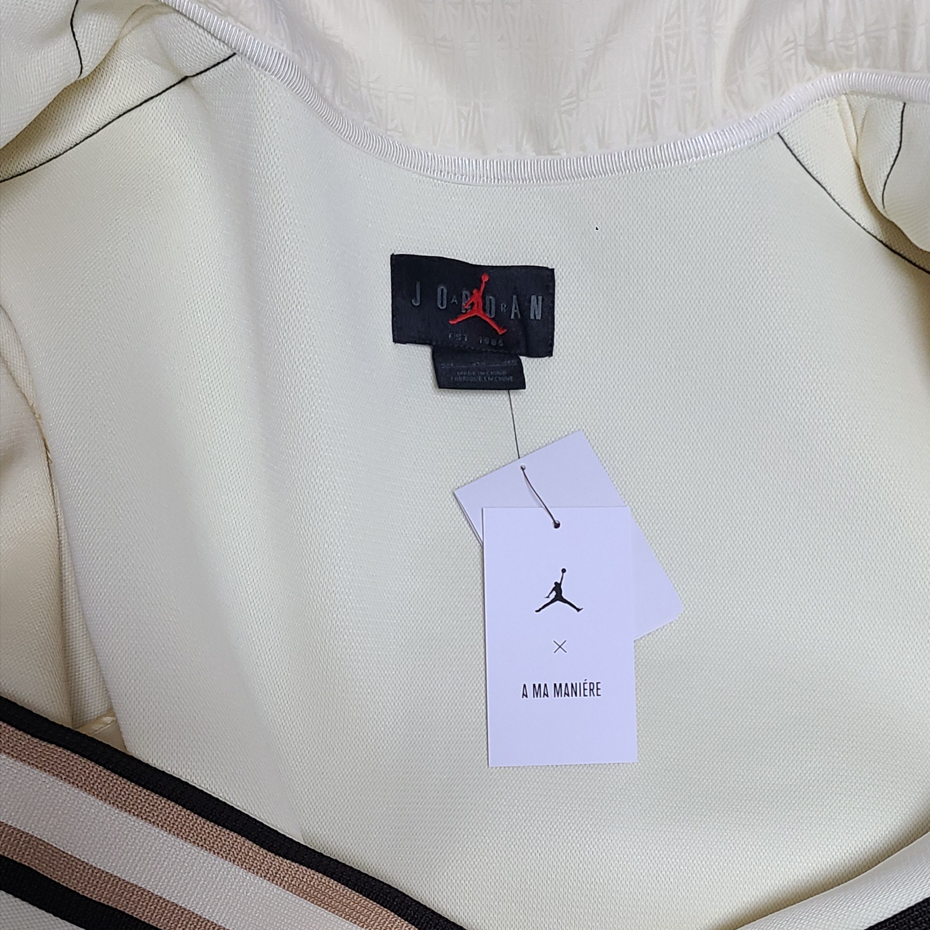 Jordan x A Ma Maniere Track Jacket Coconut Milk - Asia 착용 스타일 - 2