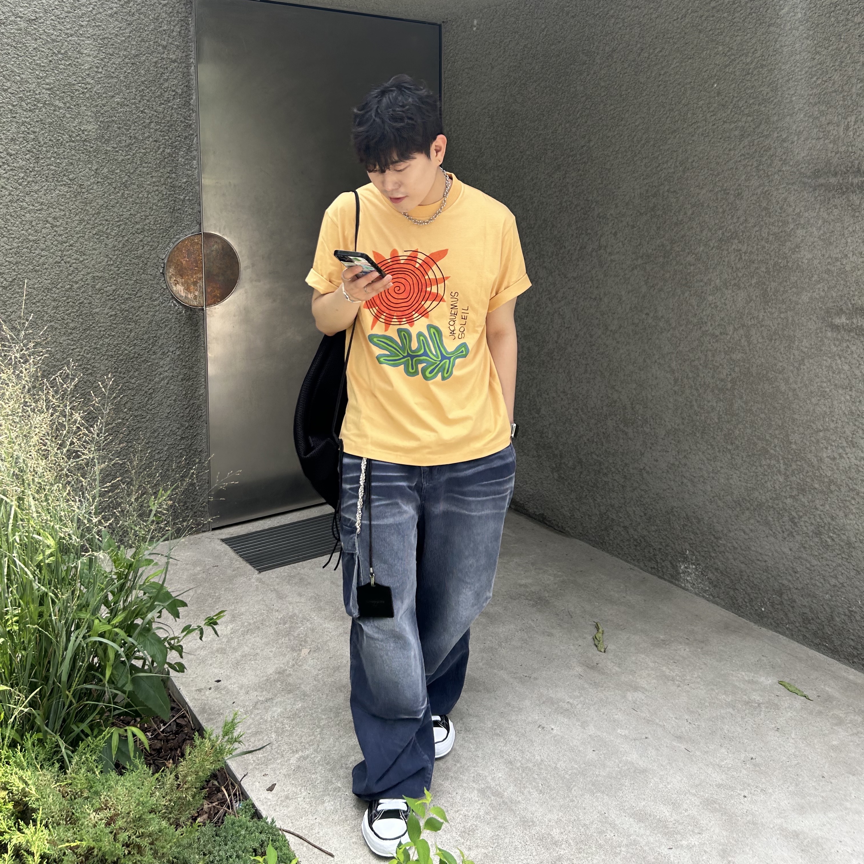 Maison Mihara Yasuhiro Peterson OG Sole Canvas Low Sneakers Black, Jacquemus Le T-Shirt Soalheiro Logo T-Shirt Print Arty Leaf Yellow 착용 스타일 - 1