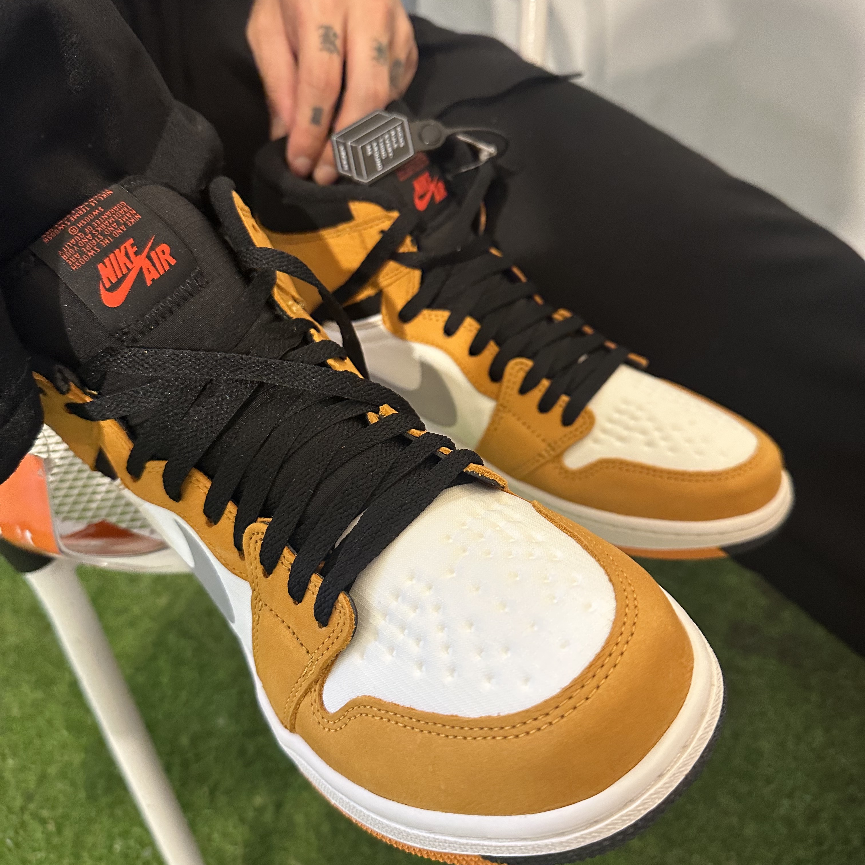 Jordan 1 Element Gore-Tex Light Curry 착용 스타일 - 2